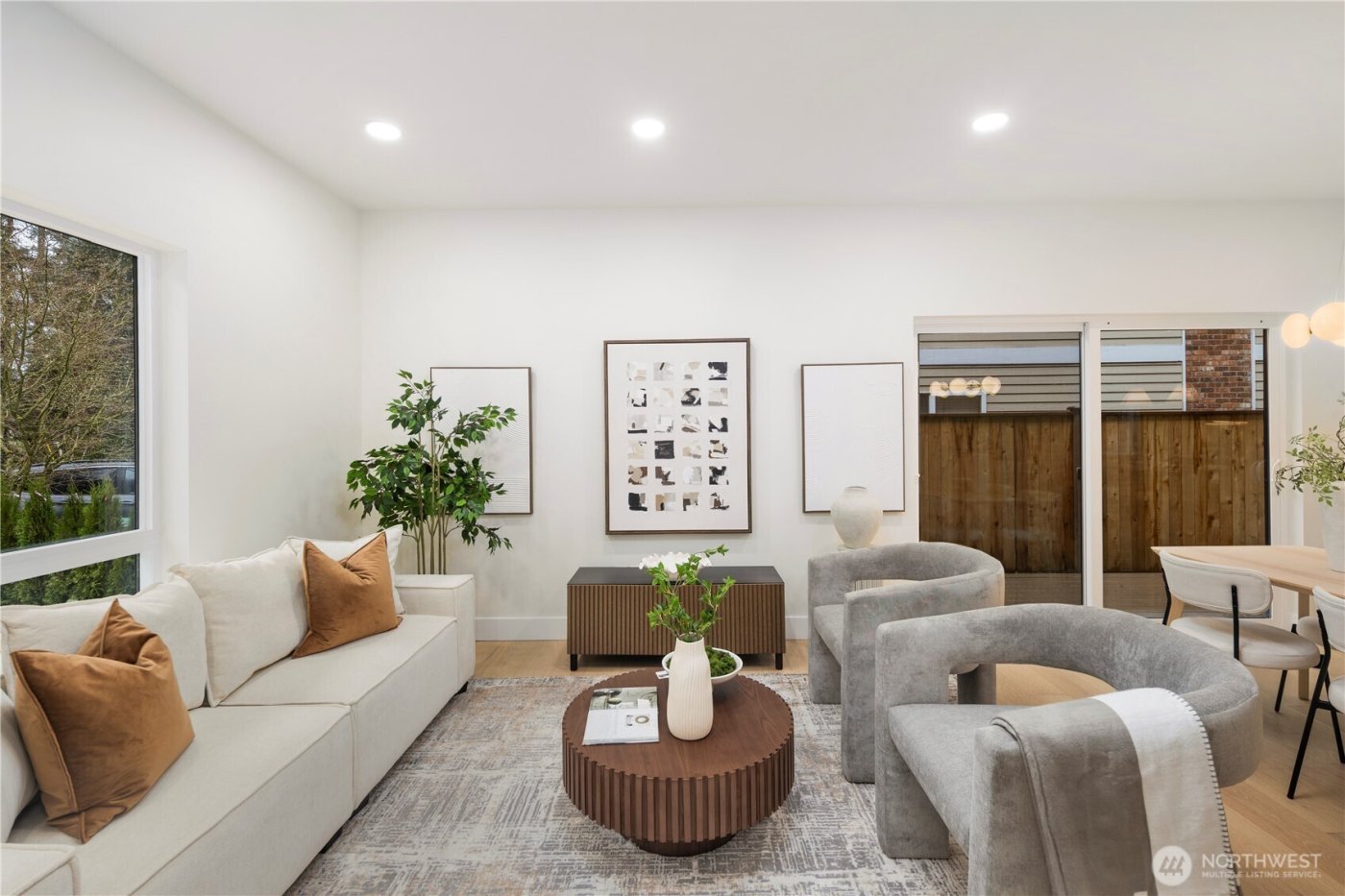 13009 NE 104th Place , Kirkland, WA 98033