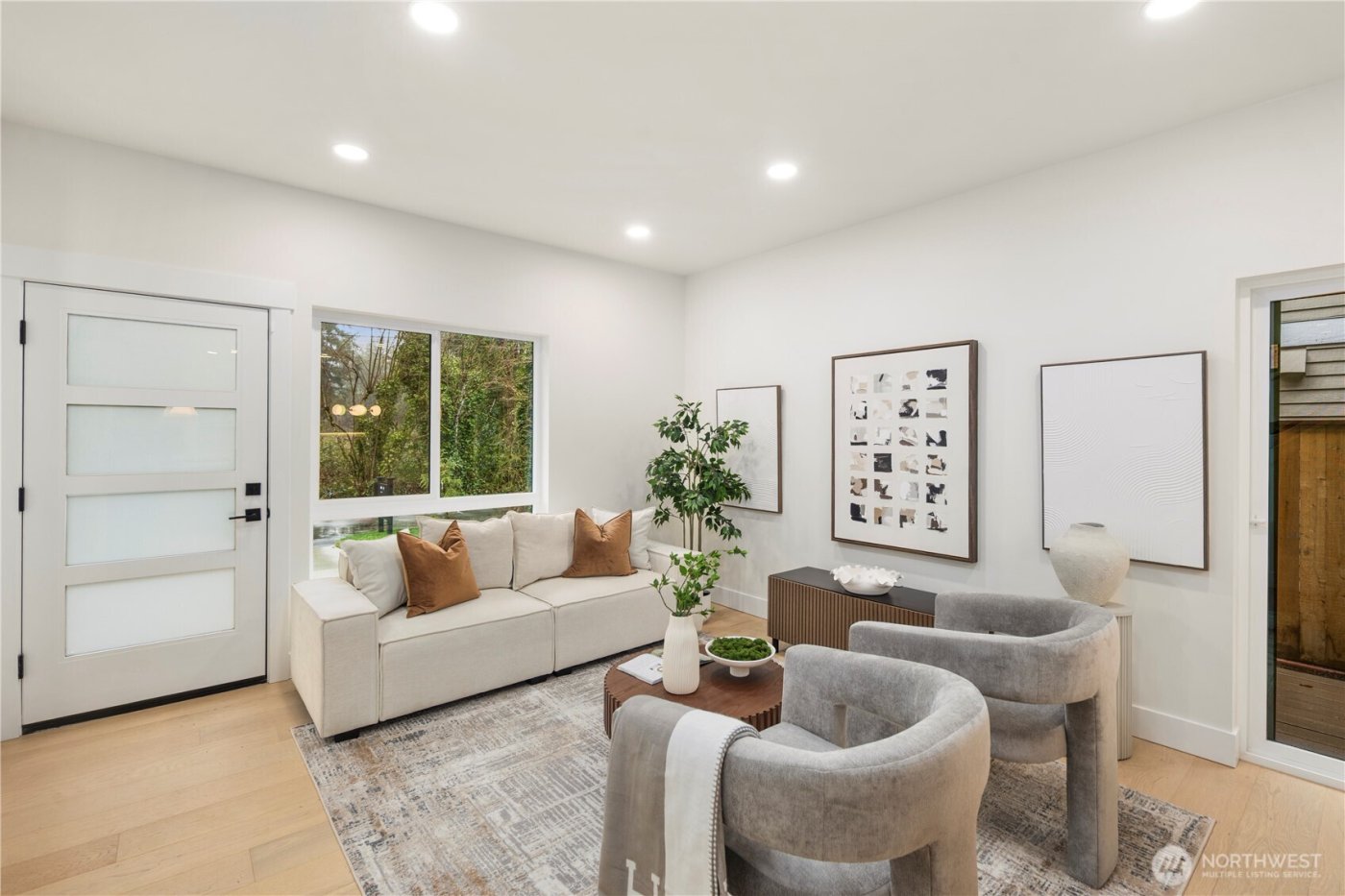 13009 NE 104th Place , Kirkland, WA 98033