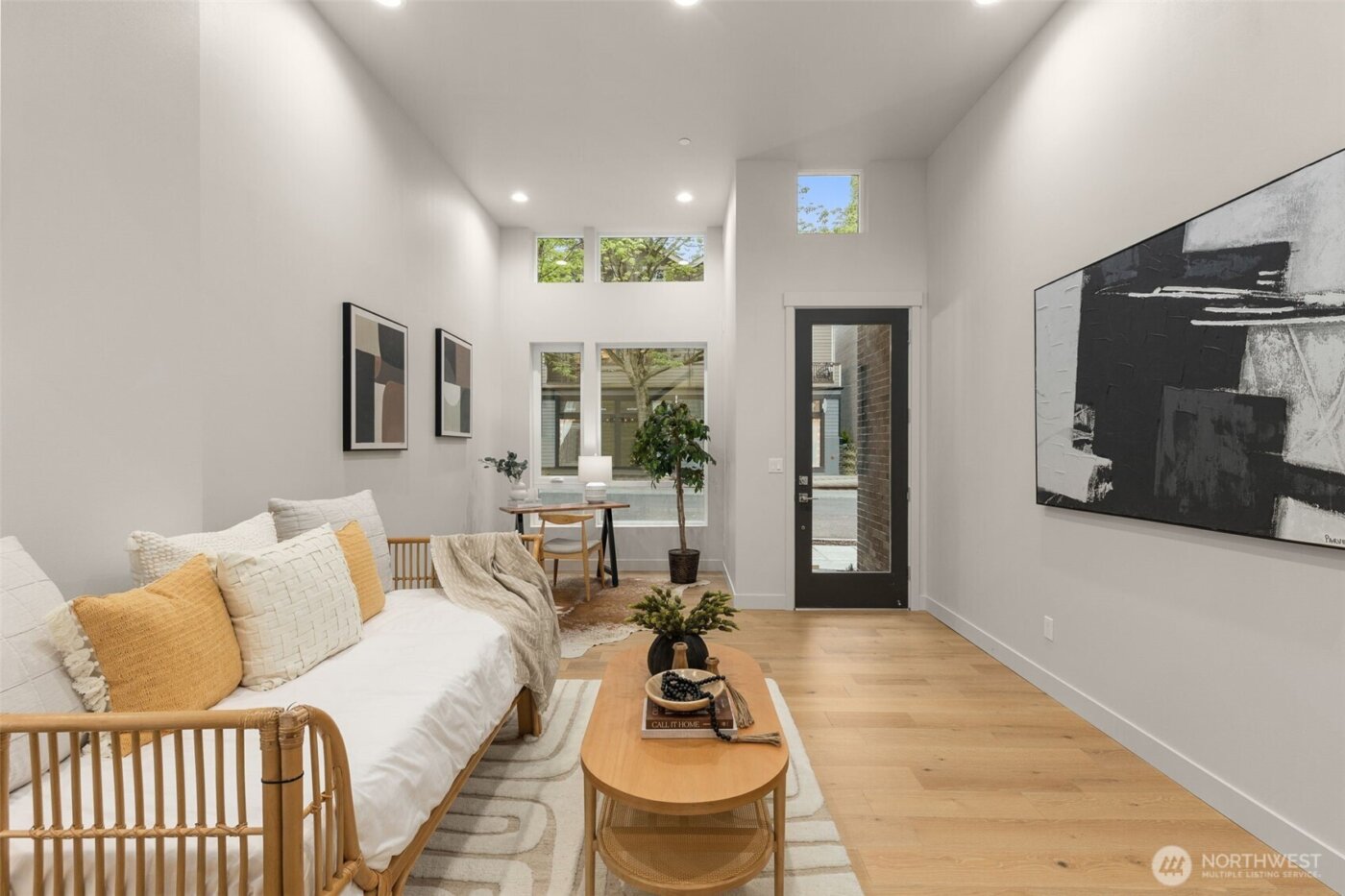 1104 B 34th Avenue , Seattle, WA 98122