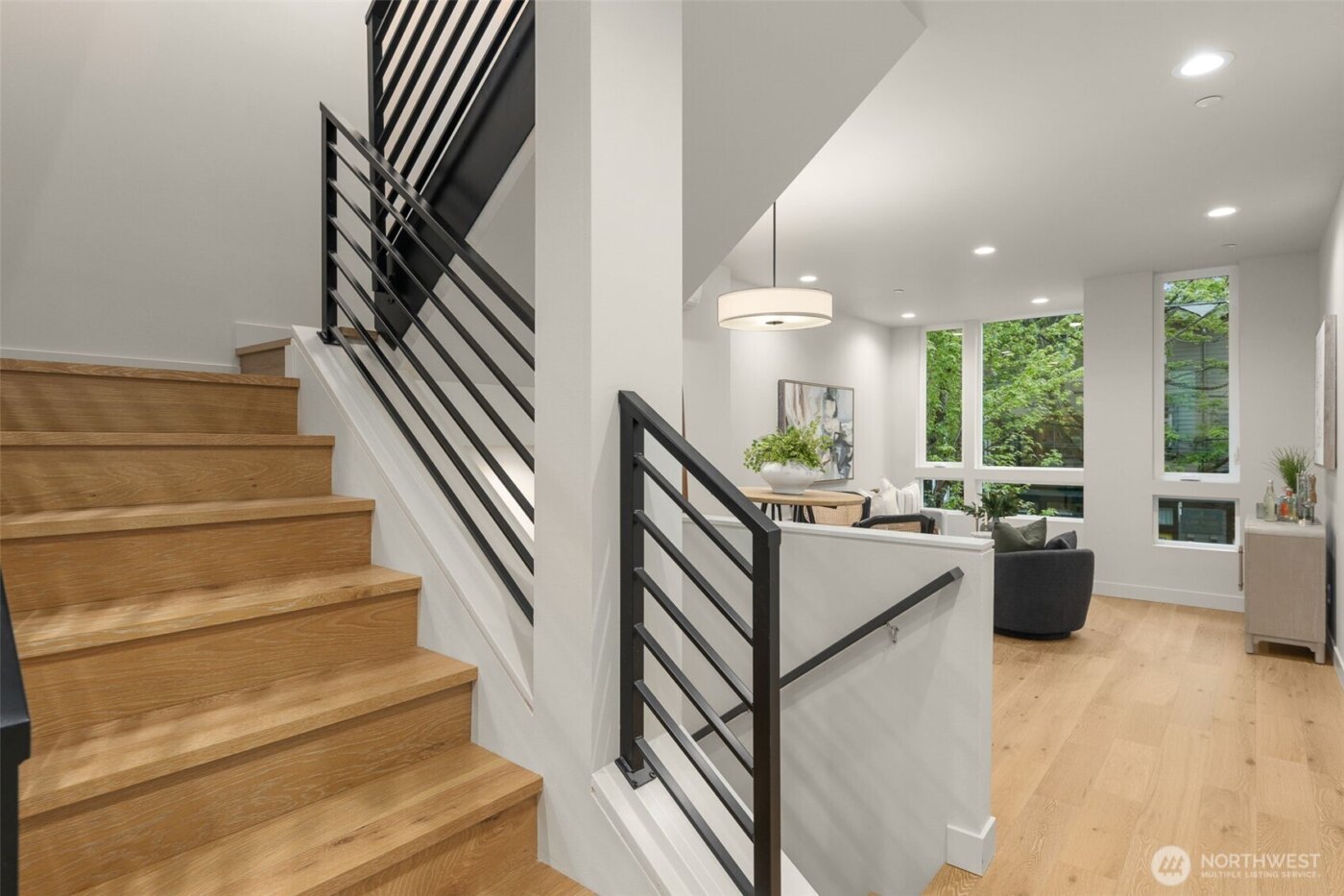 1104 B 34th Avenue , Seattle, WA 98122