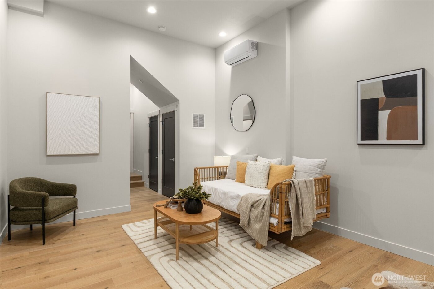 1104 B 34th Avenue , Seattle, WA 98122