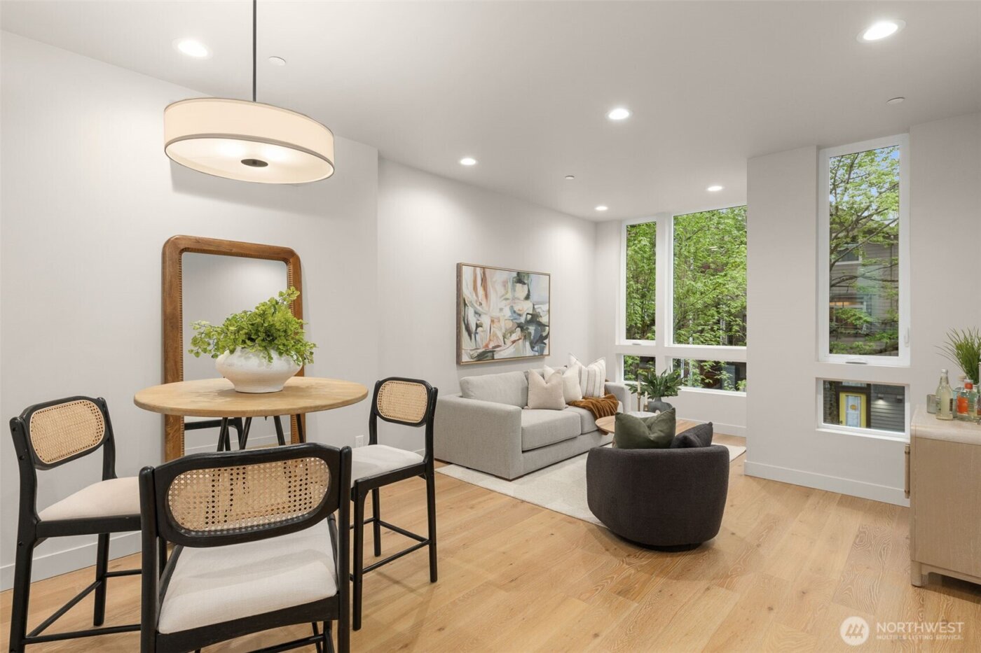 1104 B 34th Avenue , Seattle, WA 98122