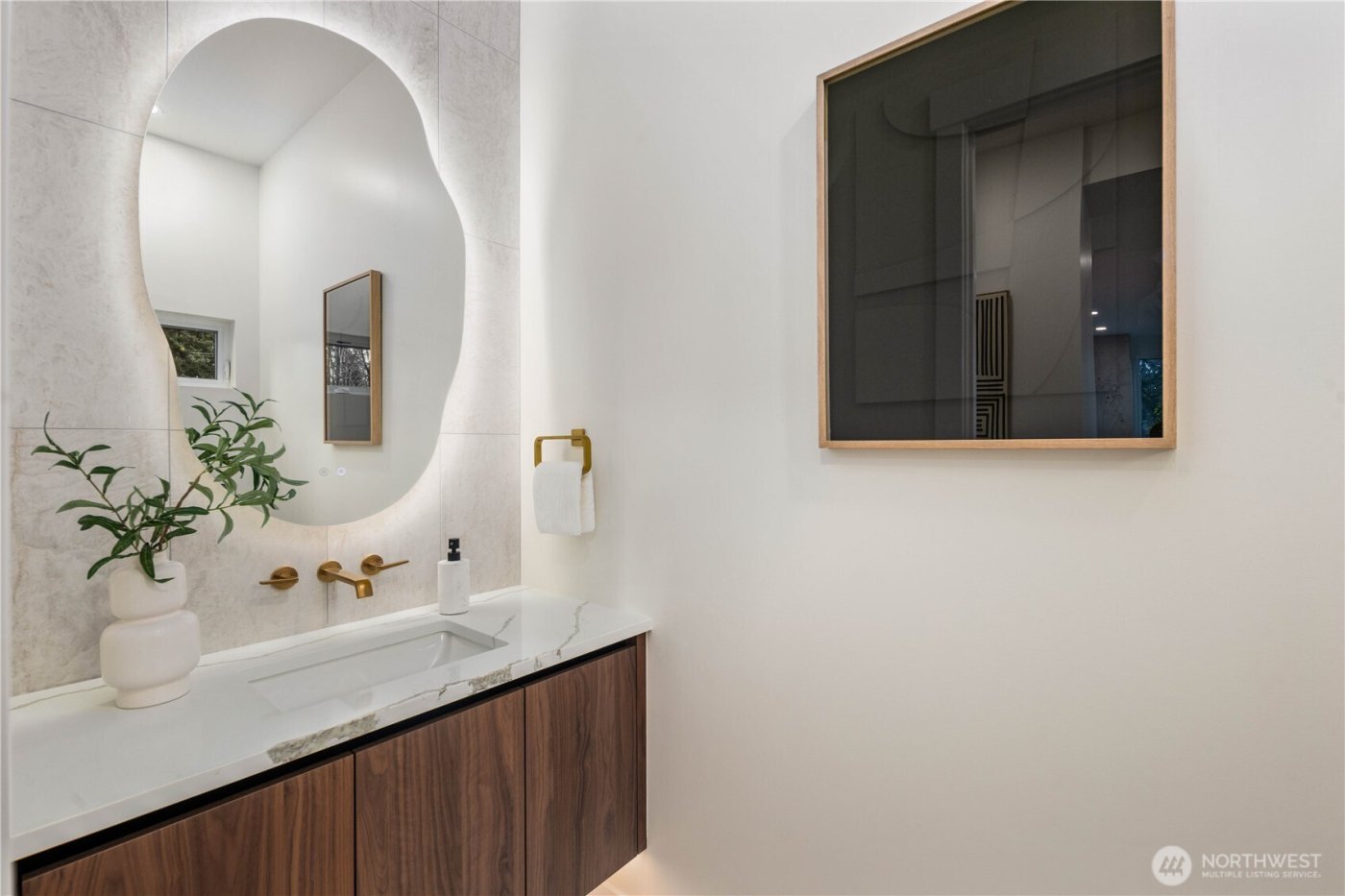 10416 130th Avenue NE, Kirkland, WA 98033