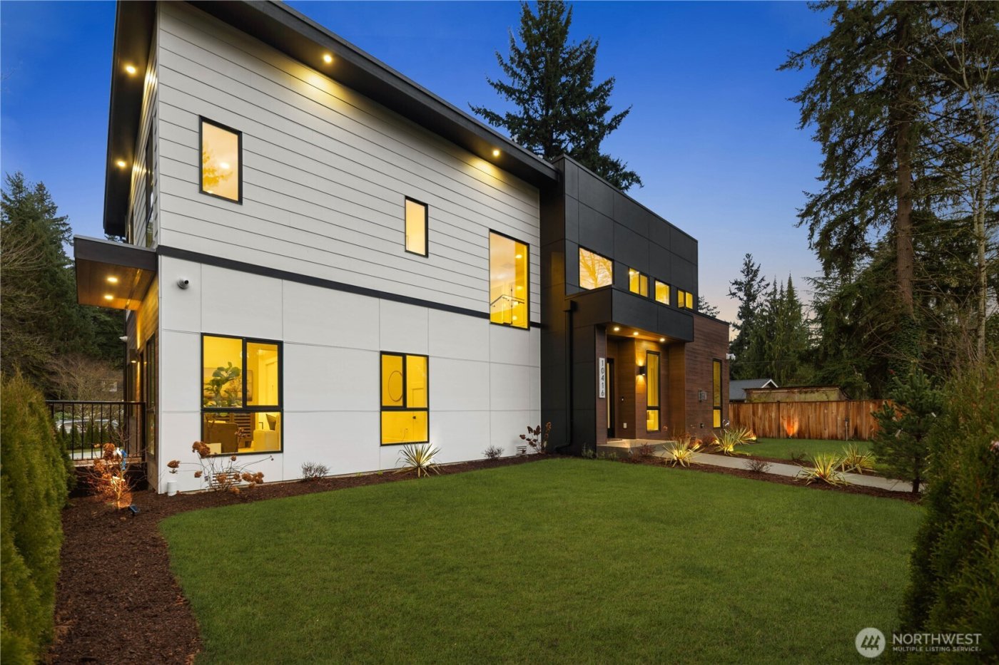 10416 130th Avenue NE, Kirkland, WA 98033