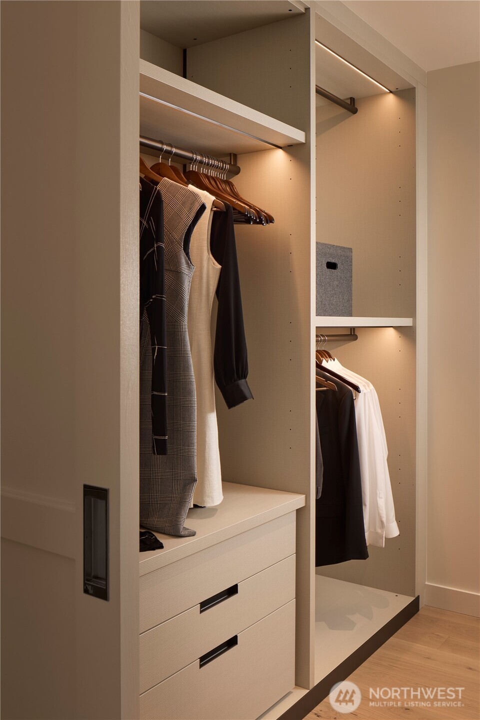 838 Avenue Square NE #1705, Bellevue, WA 98004