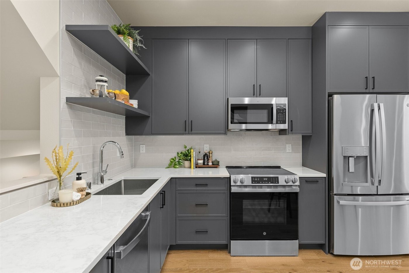 1110 B 34th Avenue , Seattle, WA 98122