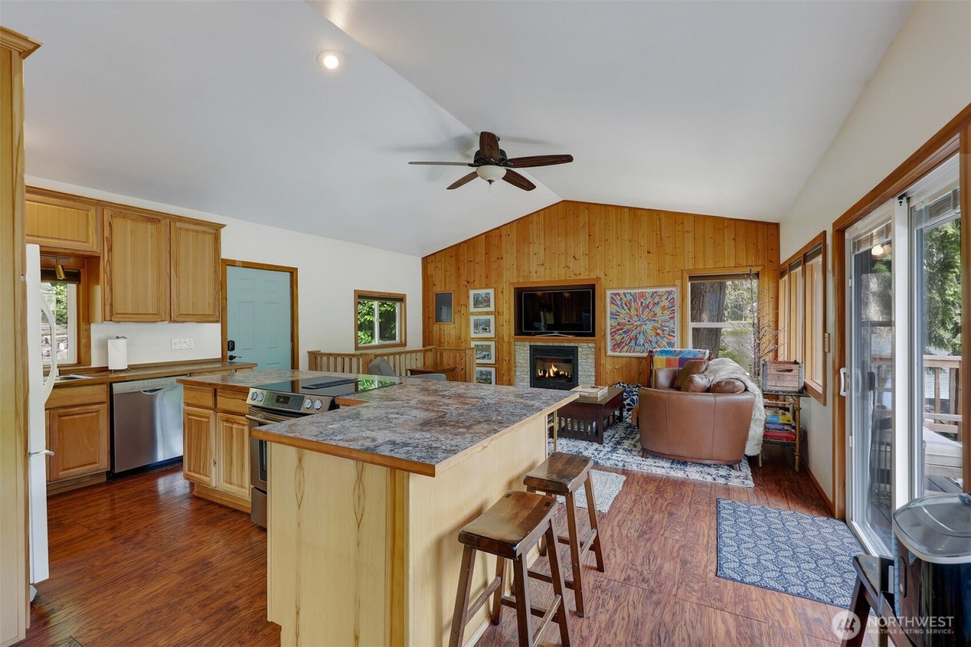 292 NE Lake Drive , Tahuya, WA 98588