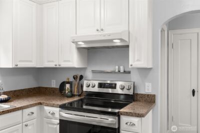 1912 Elliott Avenue NW, Olympia, WA 98502 - Photo 10