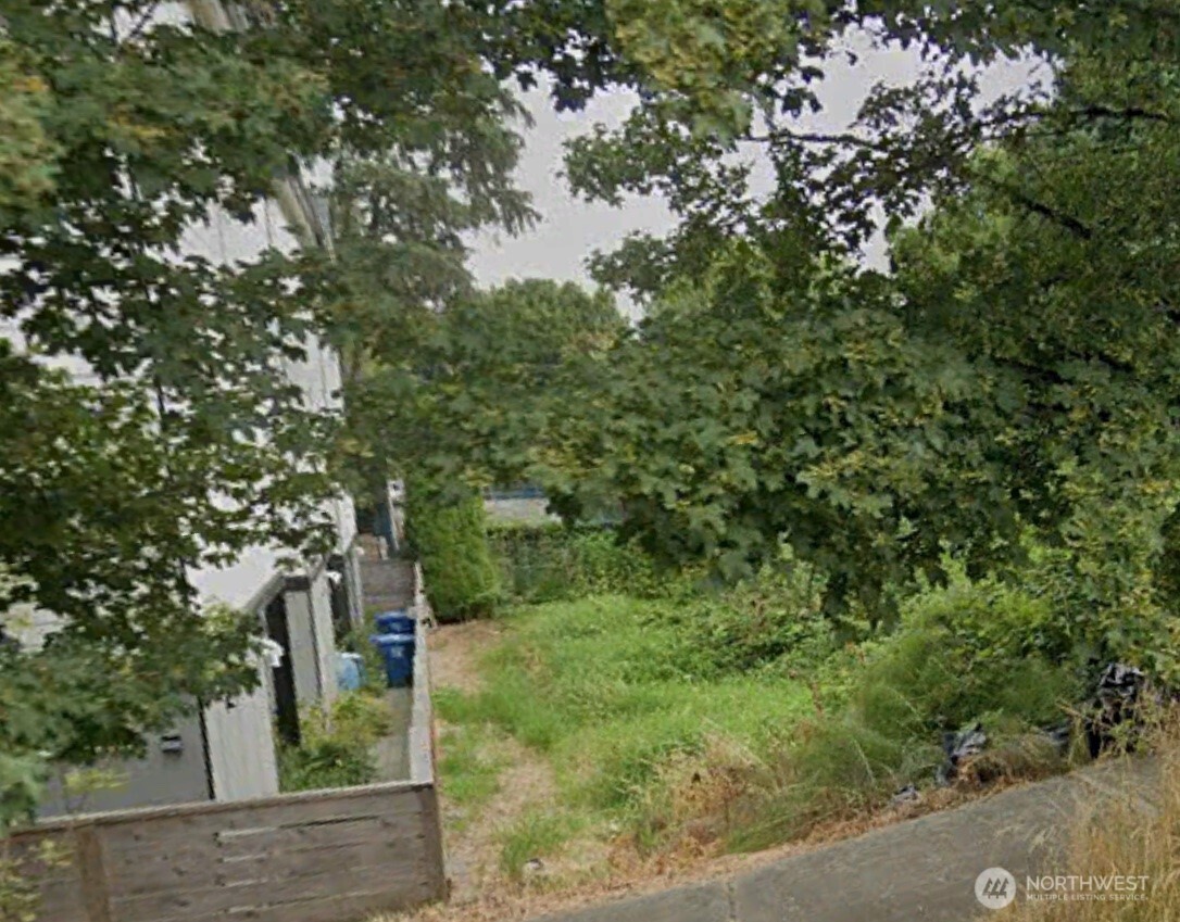 532 S Concord Street , Seattle, WA 98108