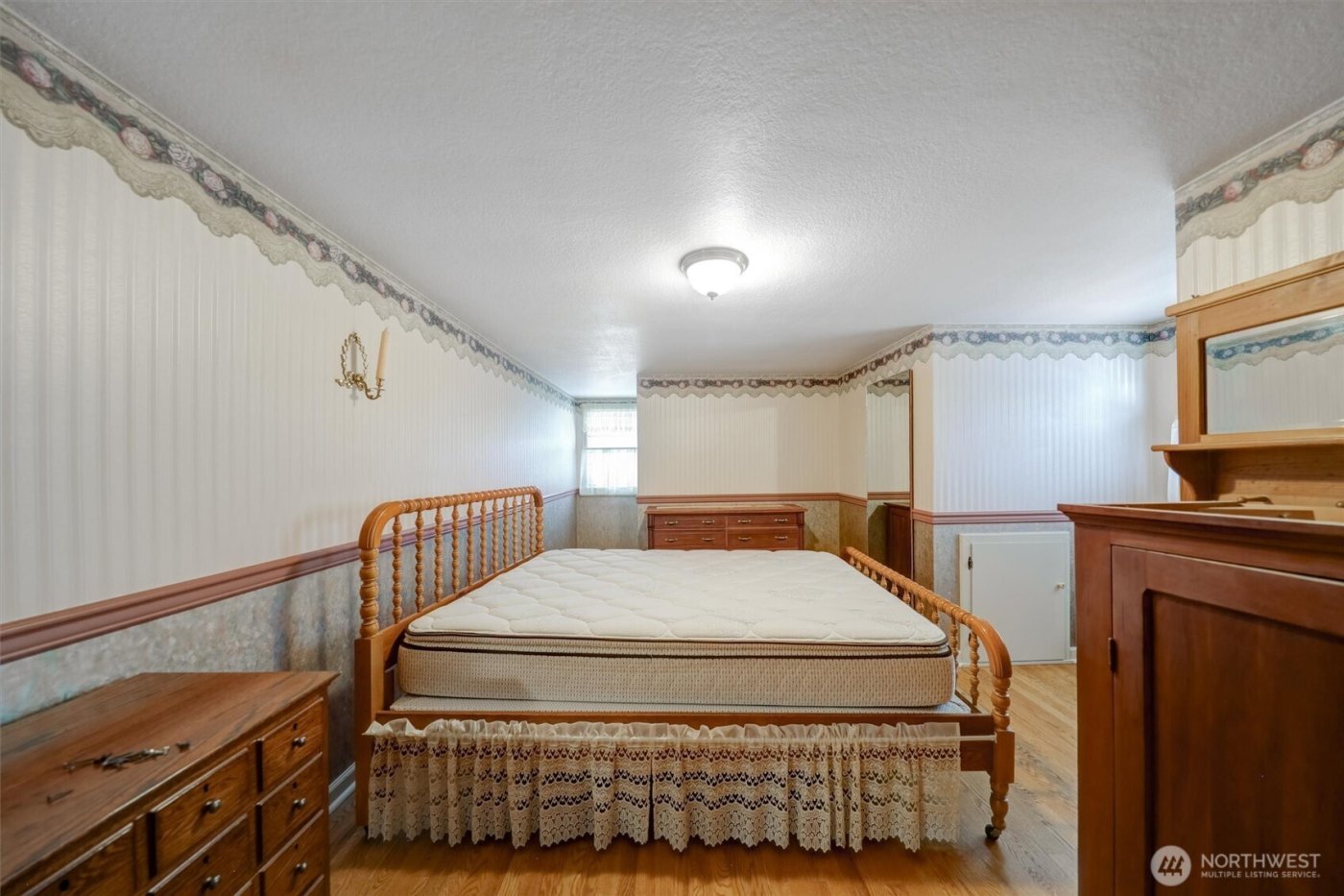 2536 N Lafayette Avenue , Bremerton, WA 98312