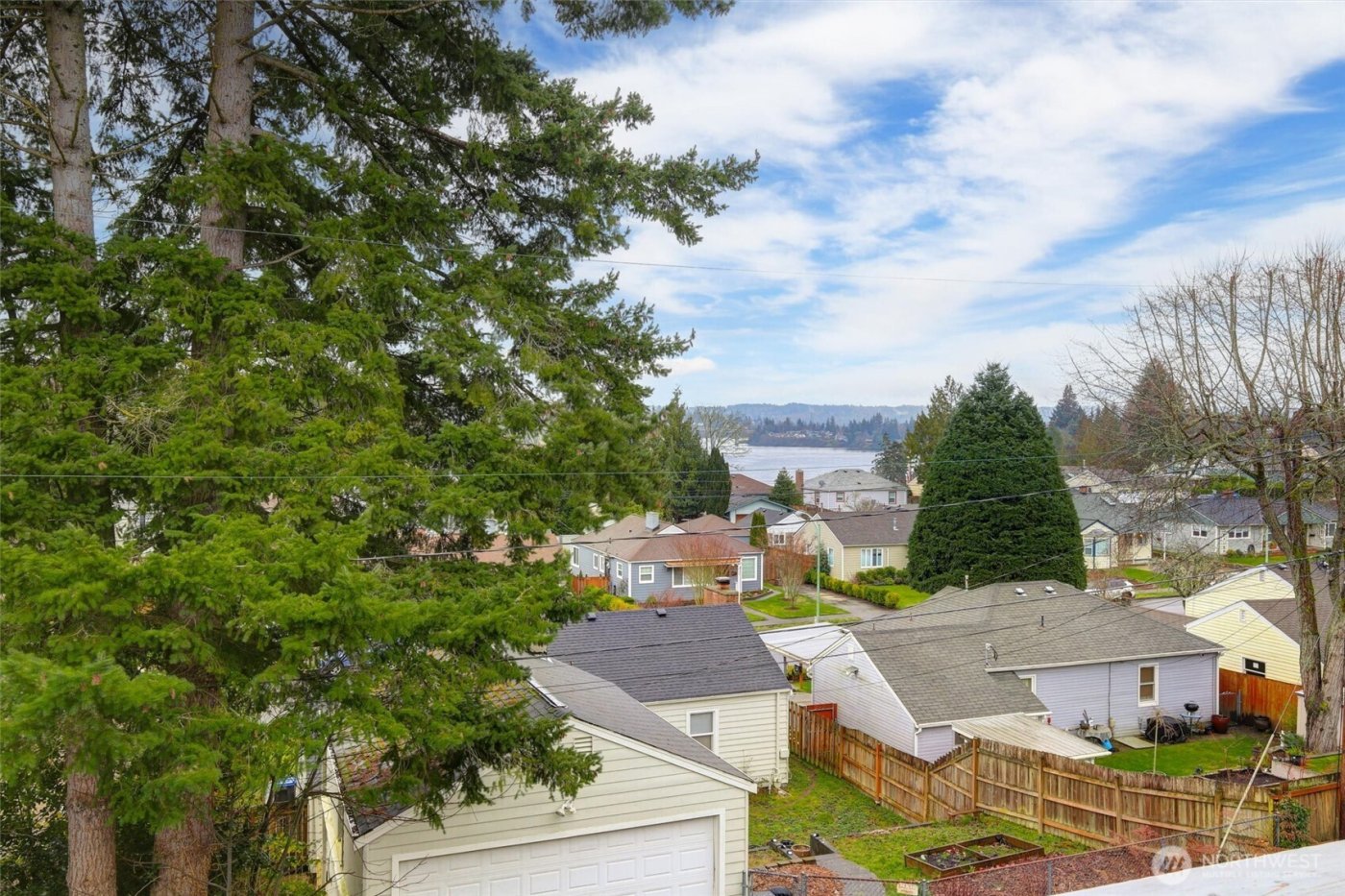 2536 N Lafayette Avenue , Bremerton, WA 98312