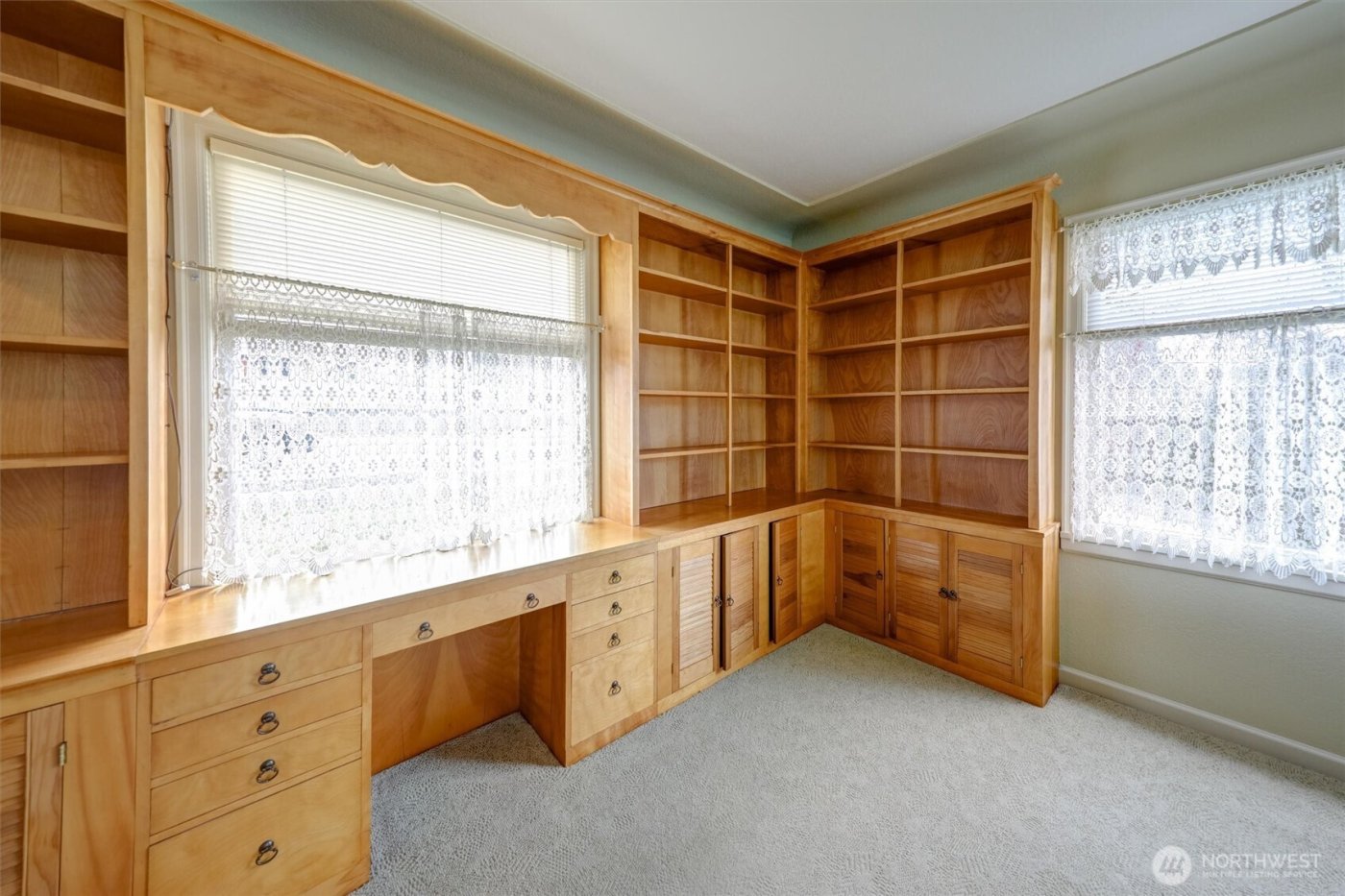 2536 N Lafayette Avenue , Bremerton, WA 98312