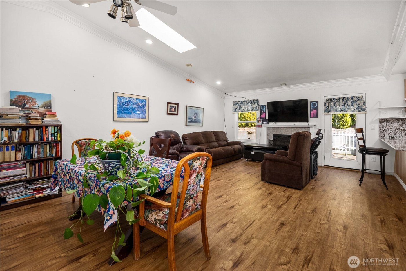 1233 S Geiger St , Tacoma, WA 98465-1522