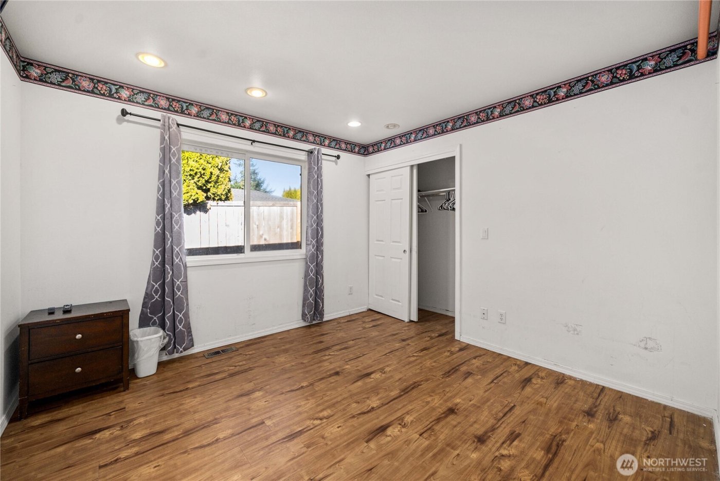 1233 S Geiger St , Tacoma, WA 98465-1522