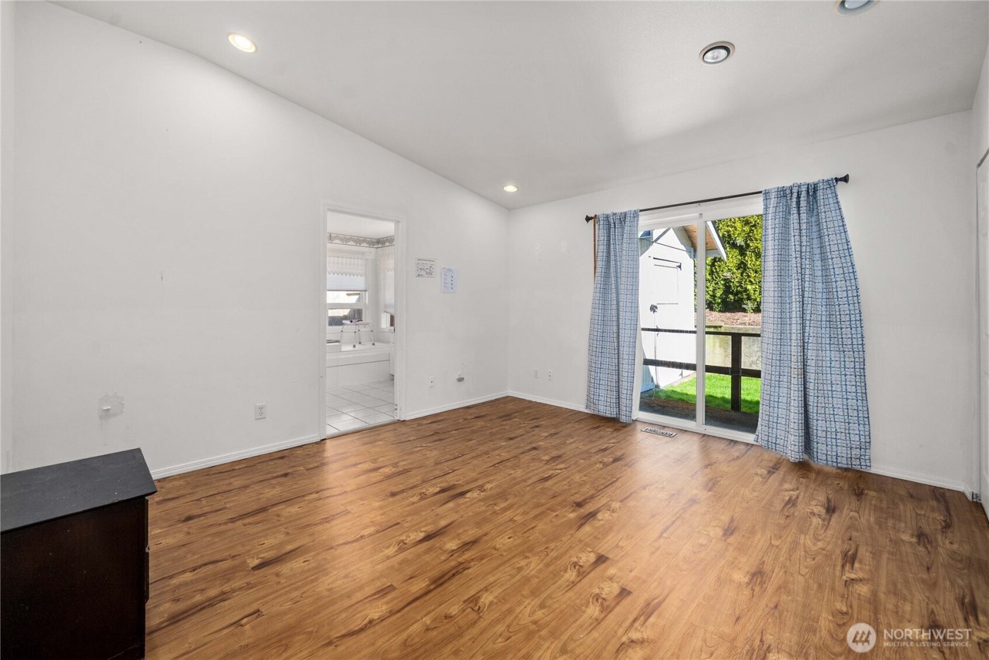 1233 S Geiger St , Tacoma, WA 98465-1522