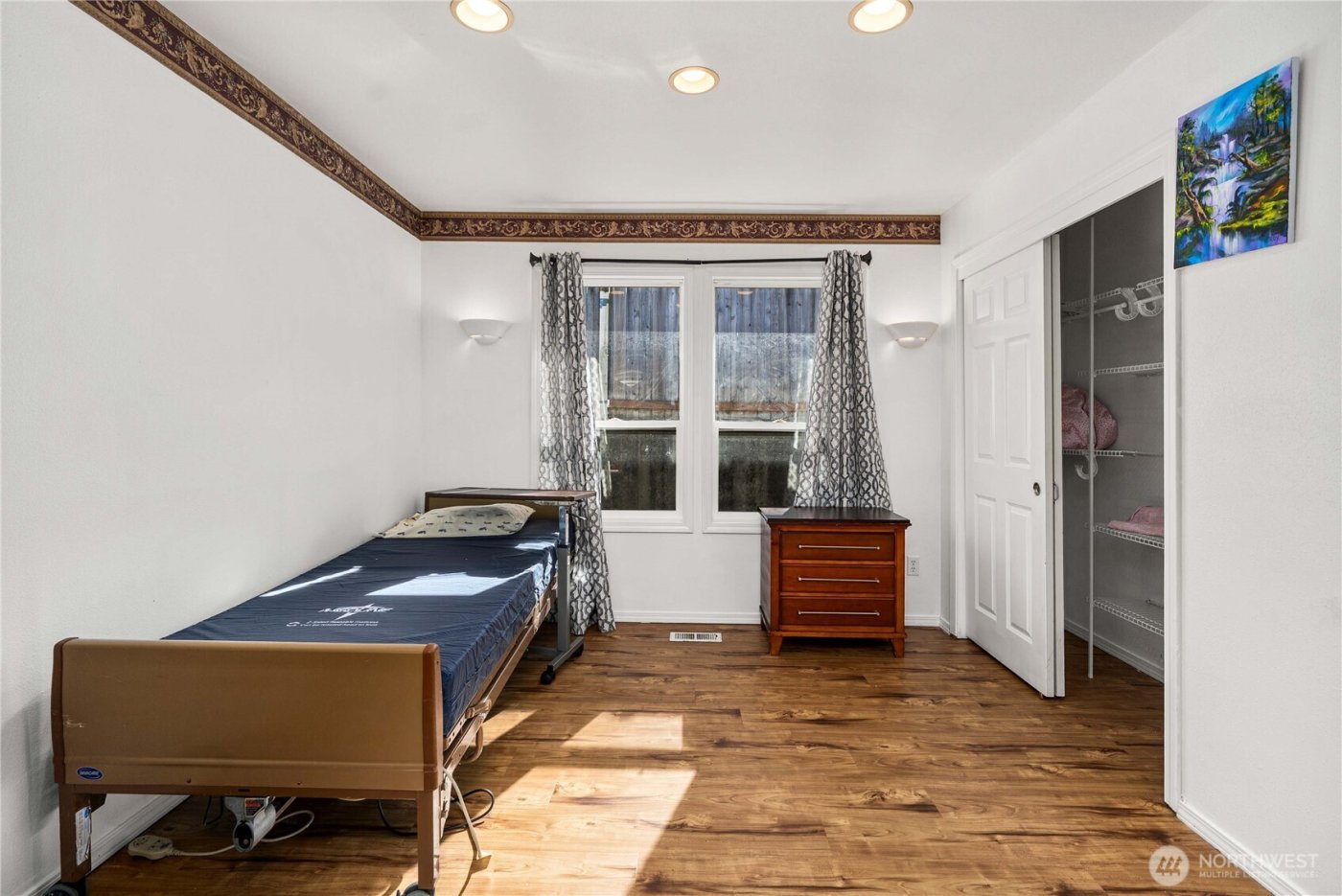 1233 S Geiger St , Tacoma, WA 98465-1522