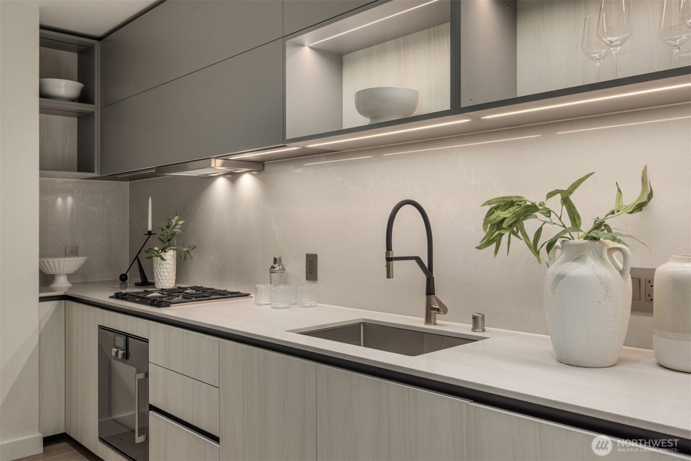 889 Avenue Square NE #311, Bellevue, WA 98004