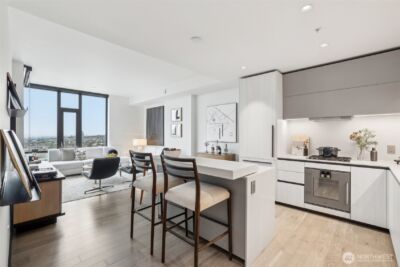 889 Avenue Square NE #703, Bellevue, WA 98004 - Photo 2