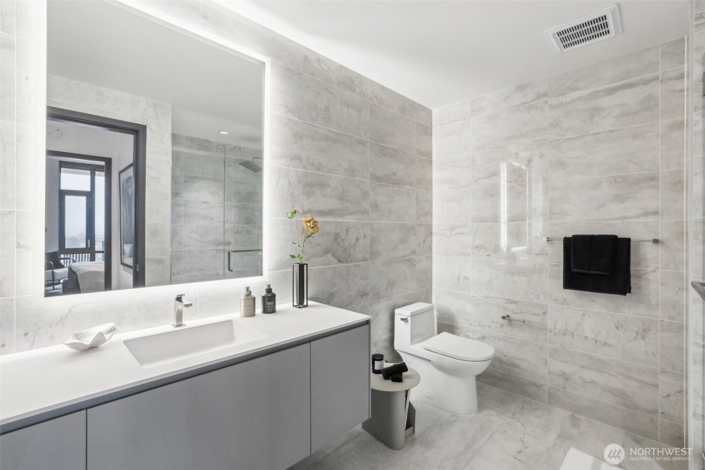 889 Avenue Square NE #703, Bellevue, WA 98004