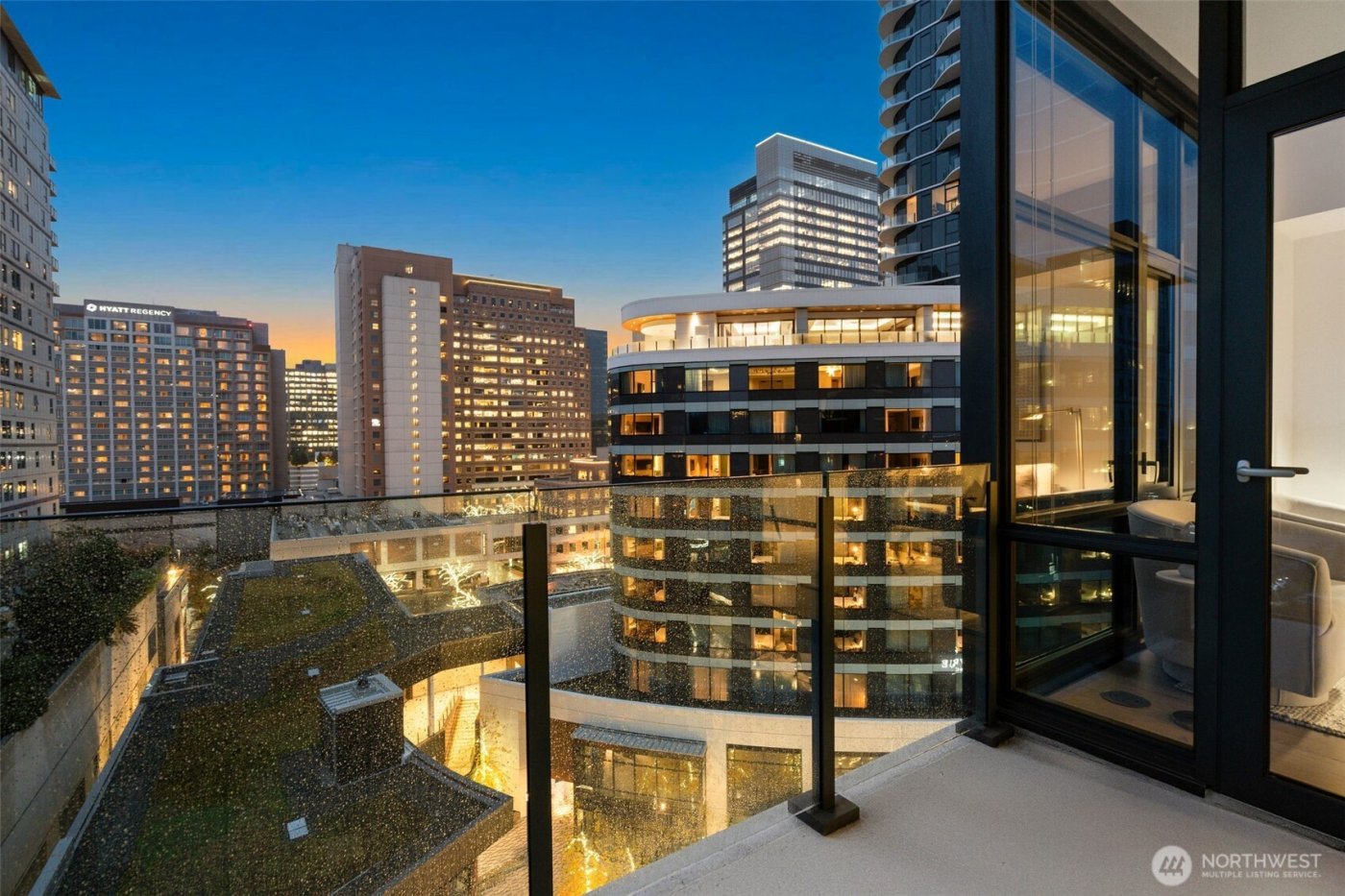 889 Avenue Square NE #607, Bellevue, WA 98004