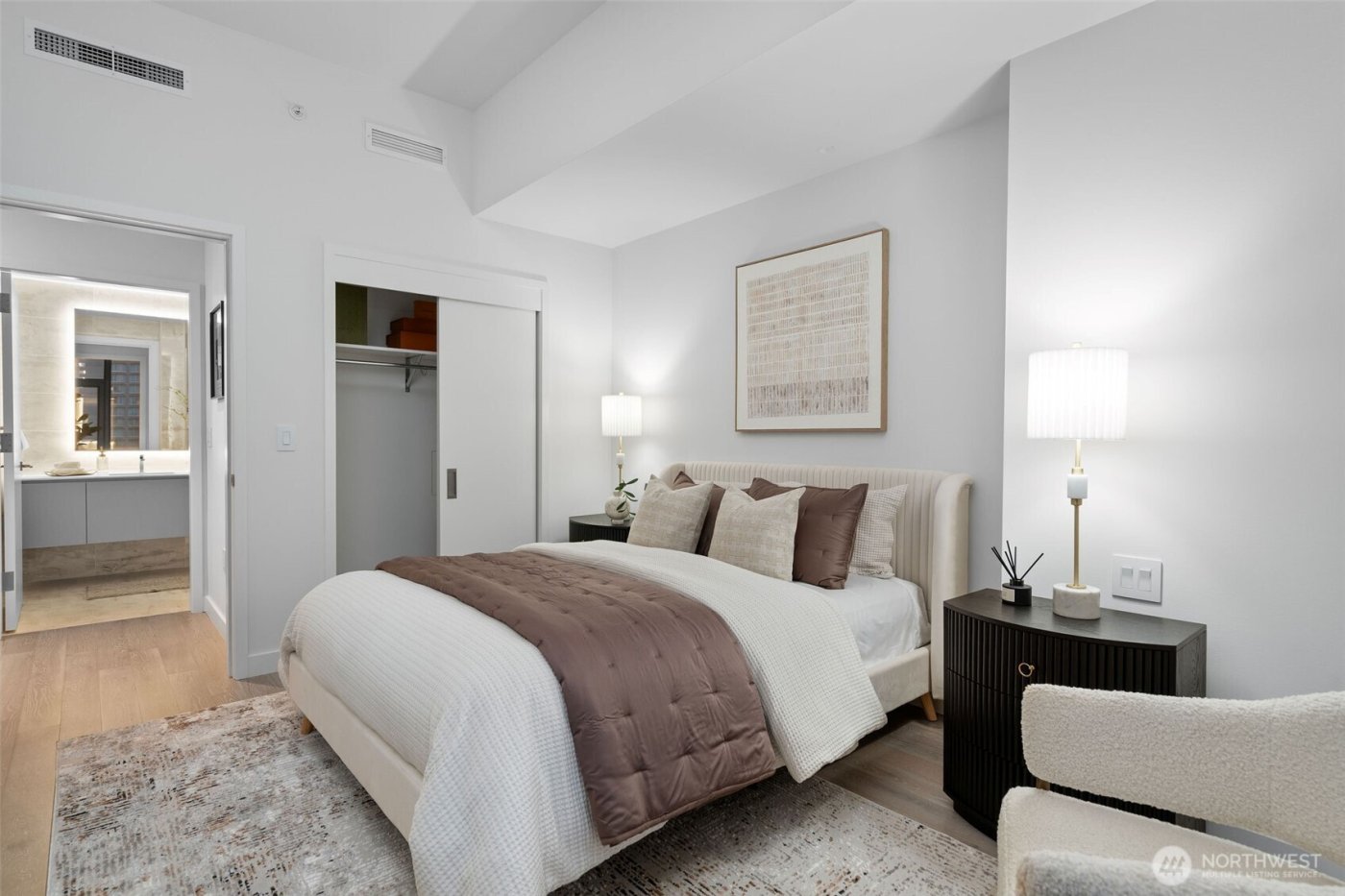 889 Avenue Square NE #607, Bellevue, WA 98004