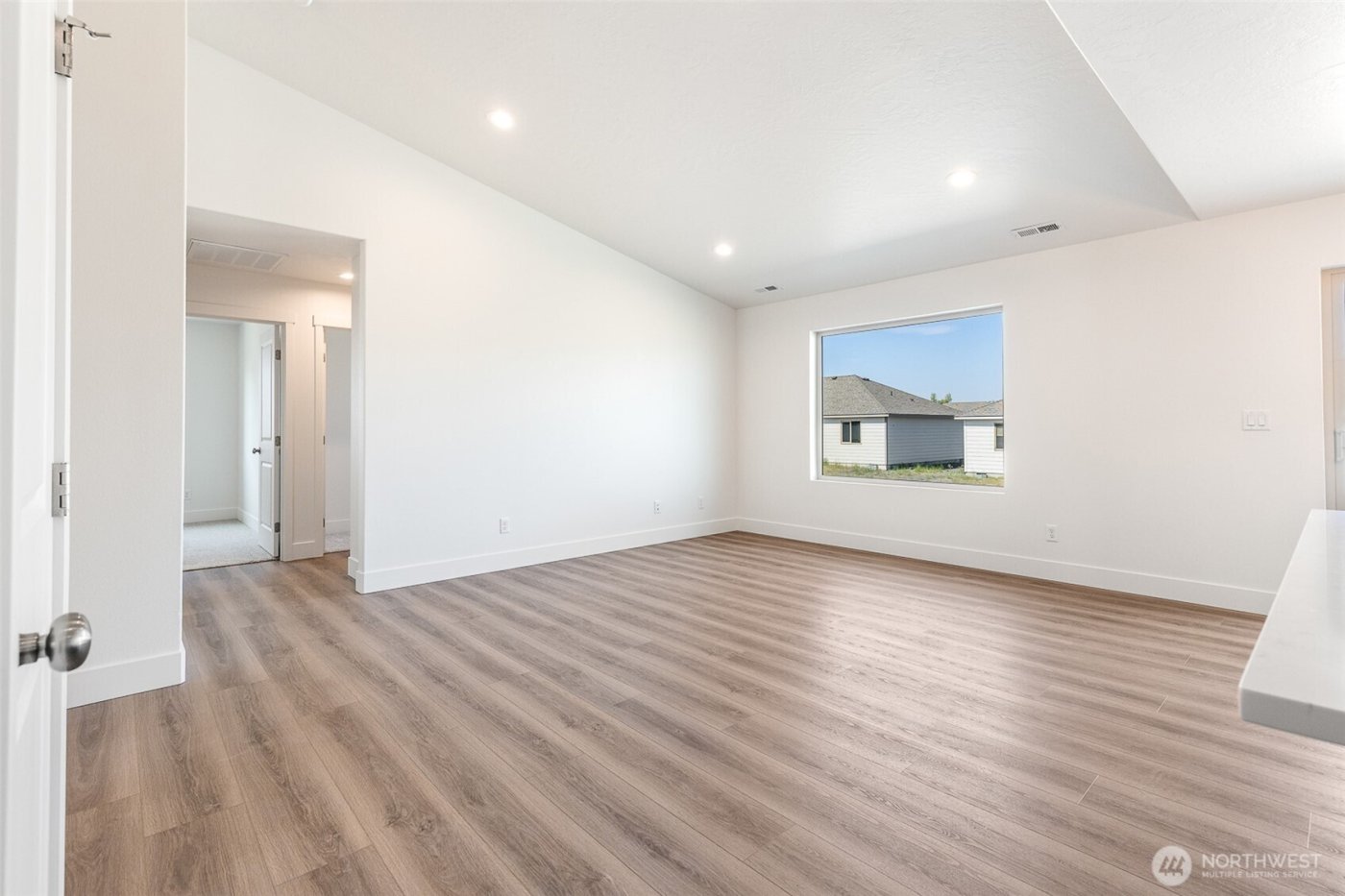 312 N Montana Street , Moses Lake, WA 98837