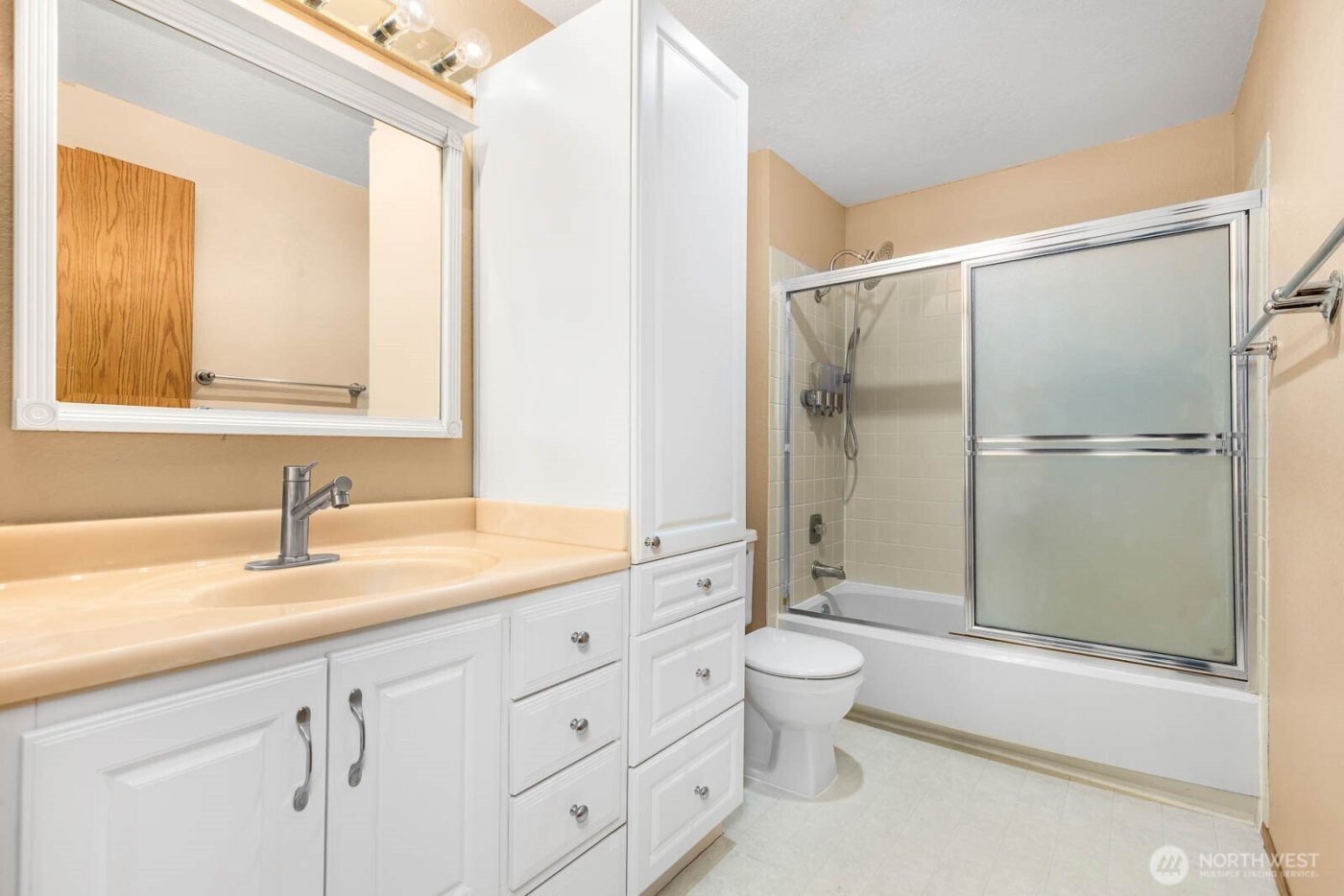 17425 119th Lane SE #D30, Renton, WA 98058