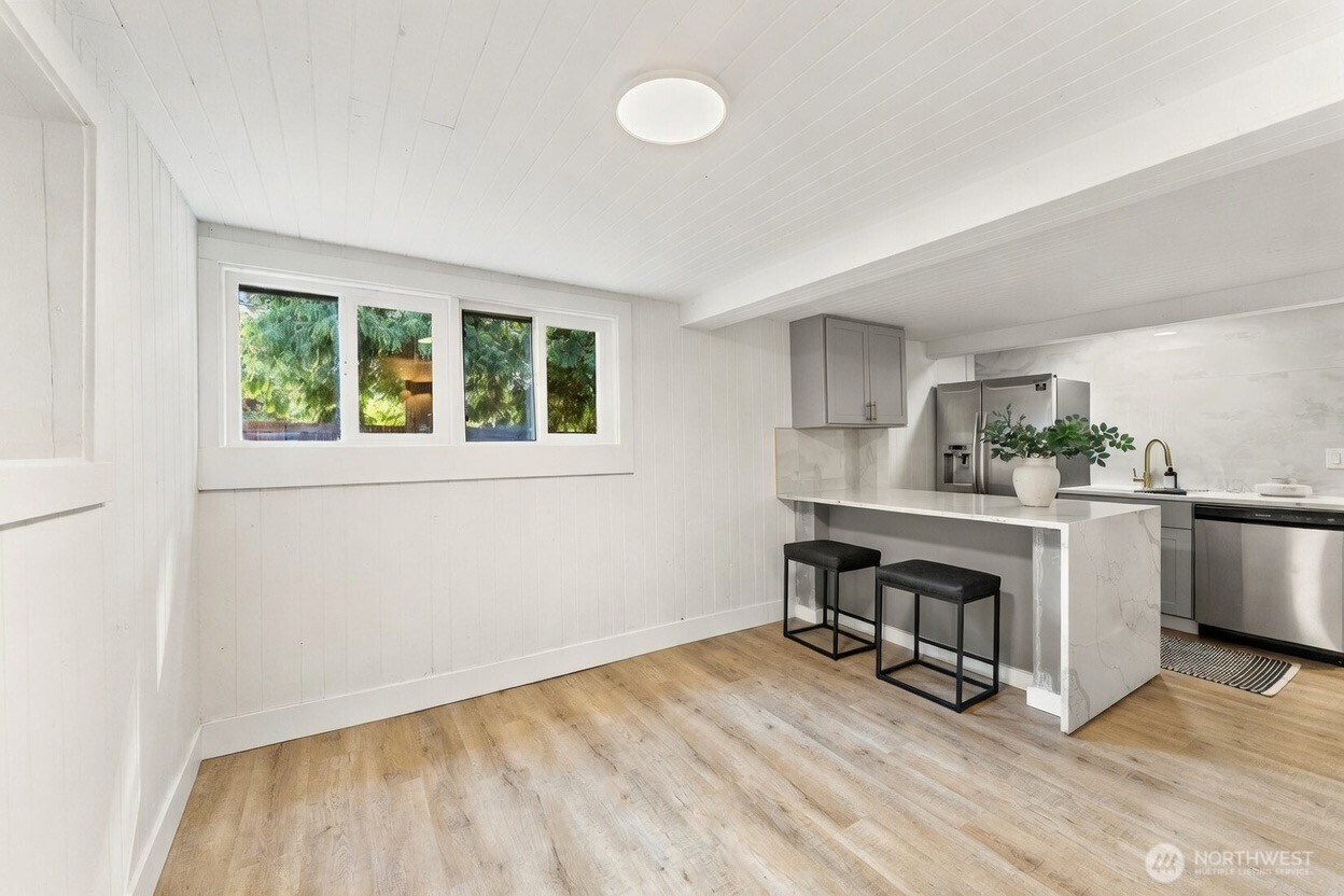 5154 S Creston Street , Seattle, WA 98178-2110