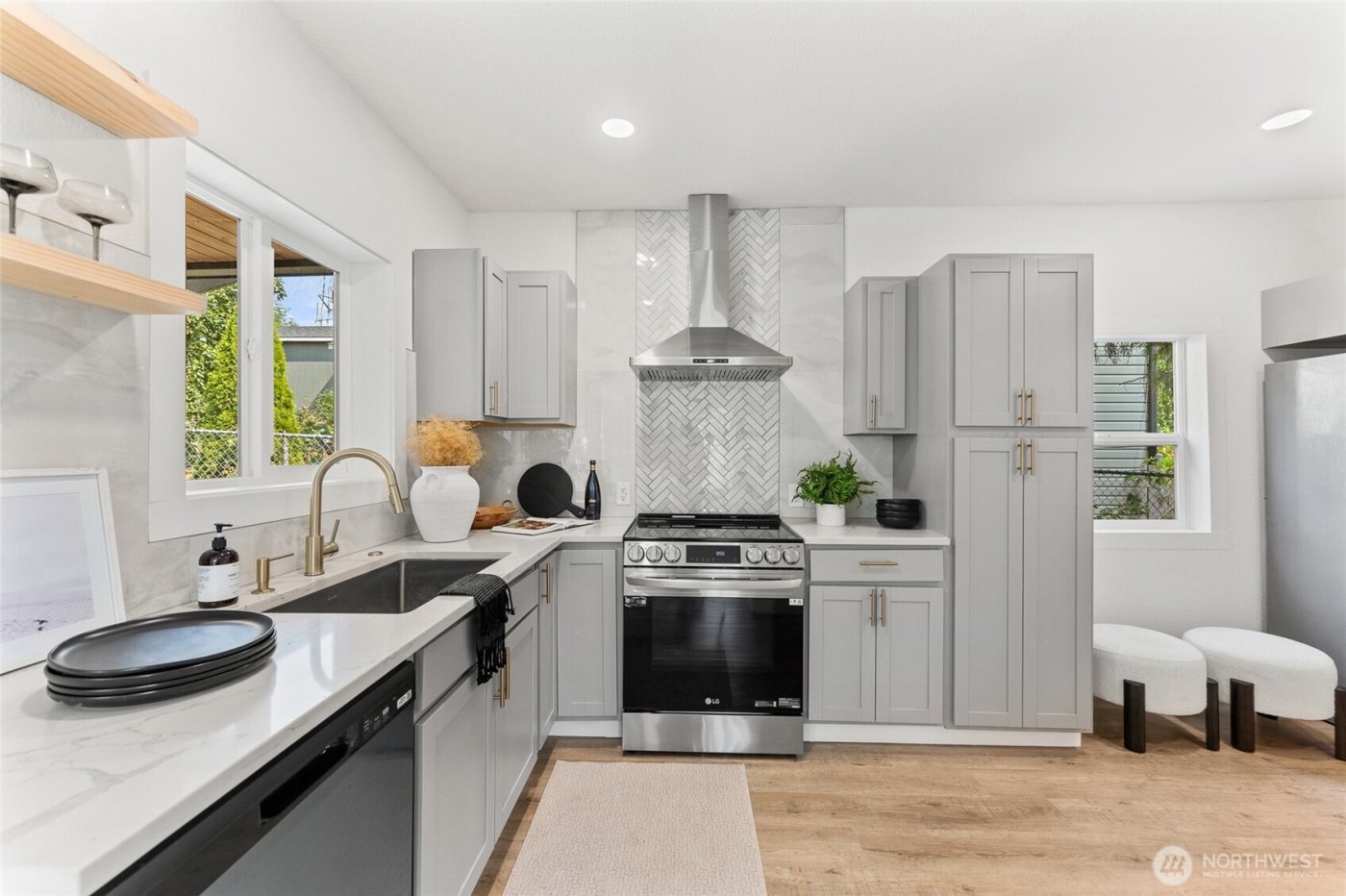 5154 S Creston Street , Seattle, WA 98178-2110