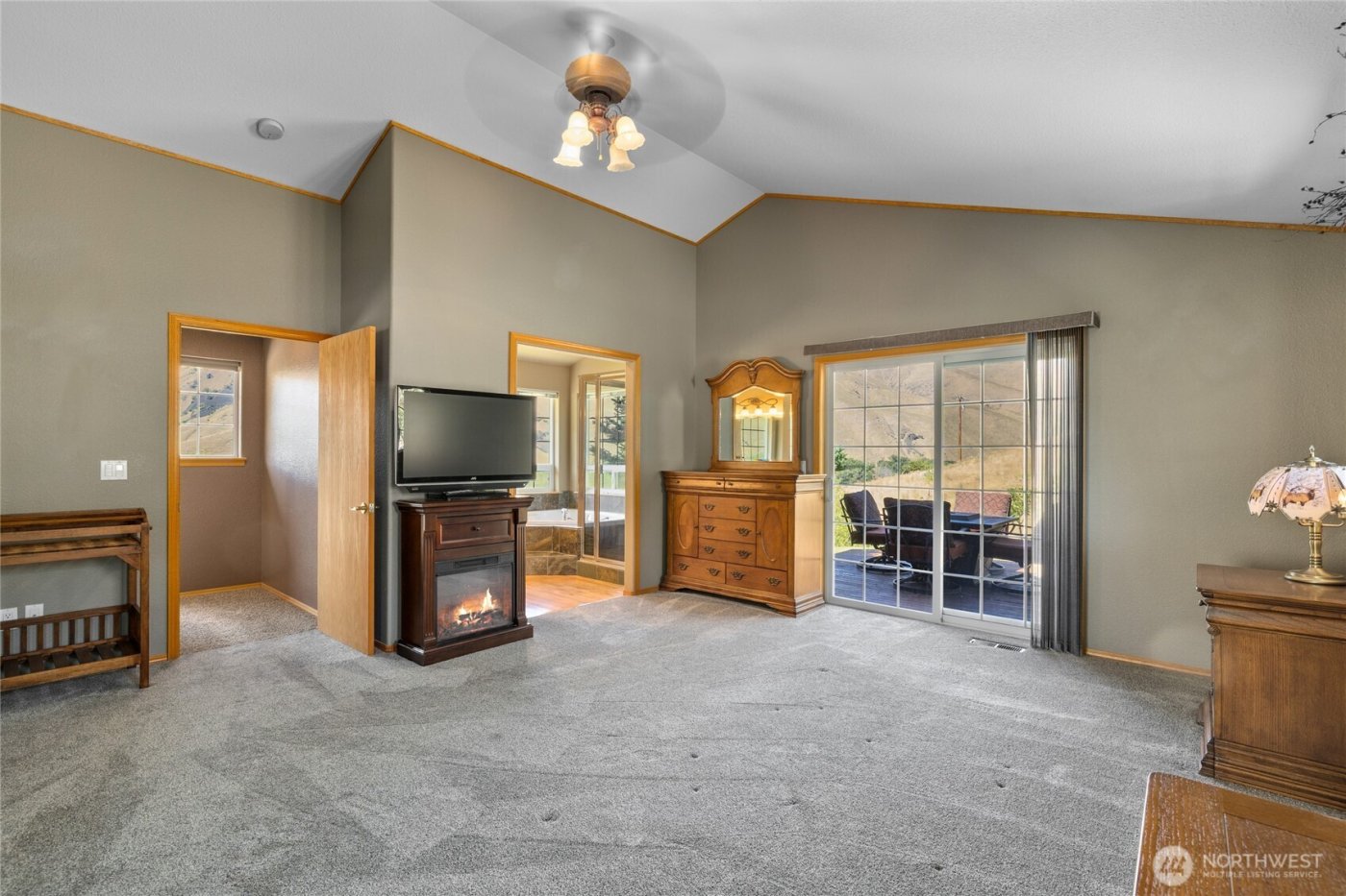 23001 SR 821 , Ellensburg, WA 98926