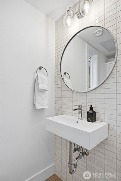 3112 W Raye Street , Seattle, WA 98199 - Photo 11