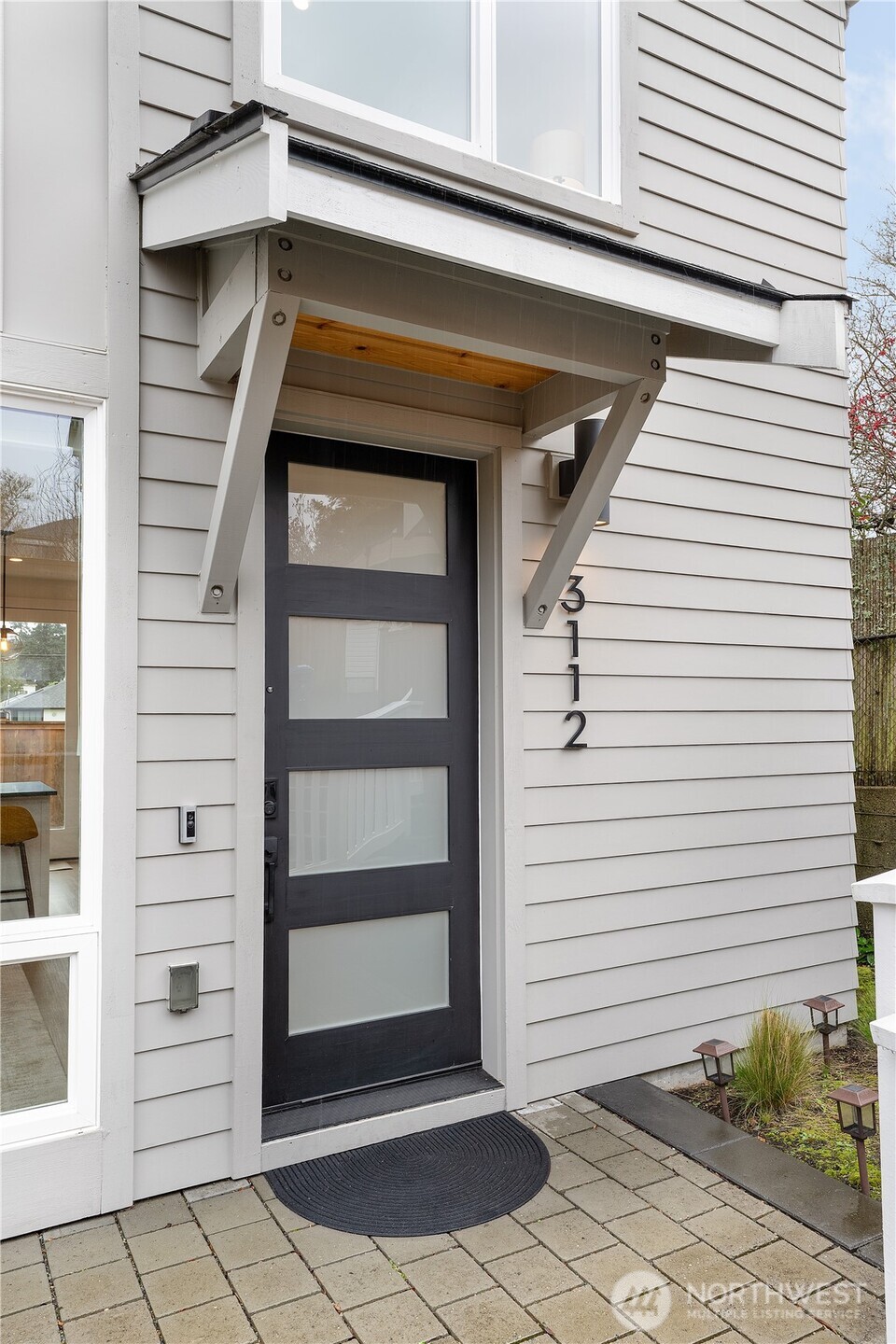 3112 W Raye Street , Seattle, WA 98199