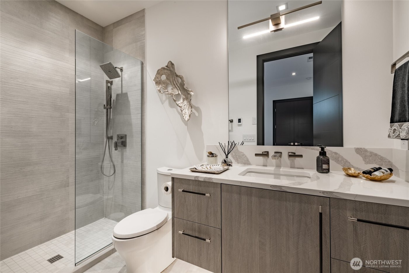 5684 Lux Lane , Blaine, WA 98230