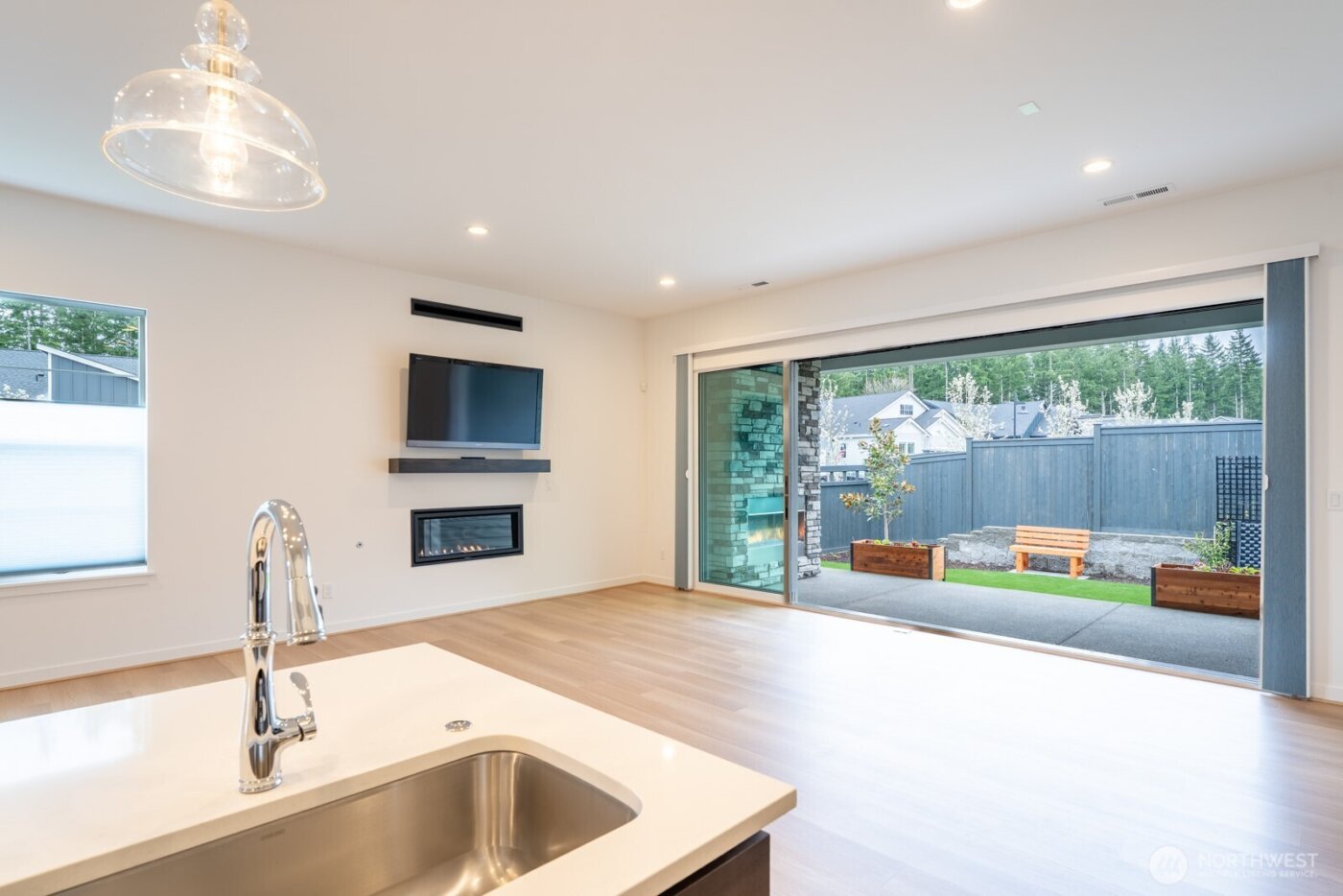 23589 SE Logan Street , Black Diamond, WA 98010