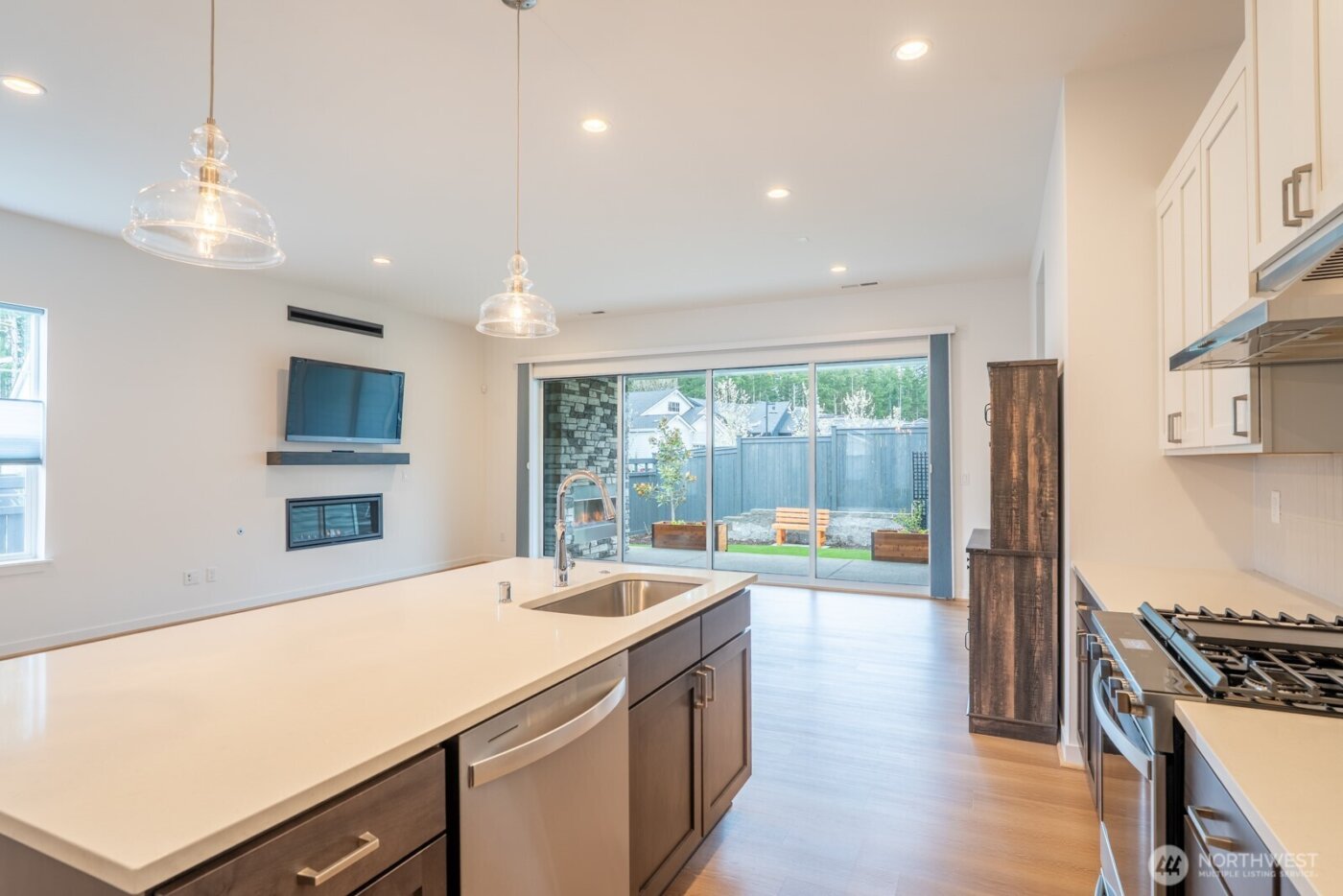 23589 SE Logan Street , Black Diamond, WA 98010