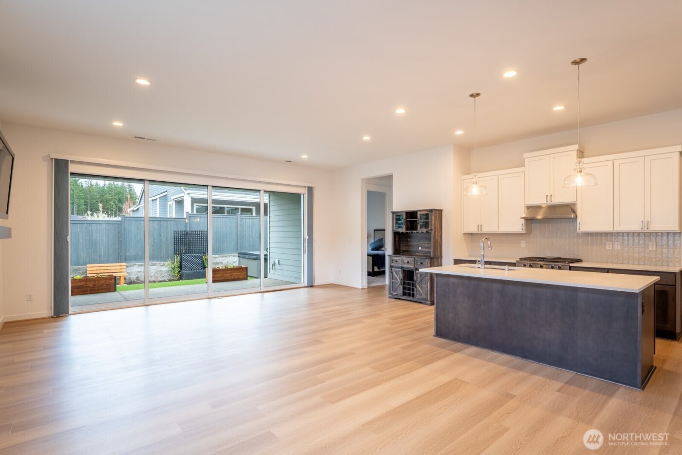 23589 SE Logan Street , Black Diamond, WA 98010