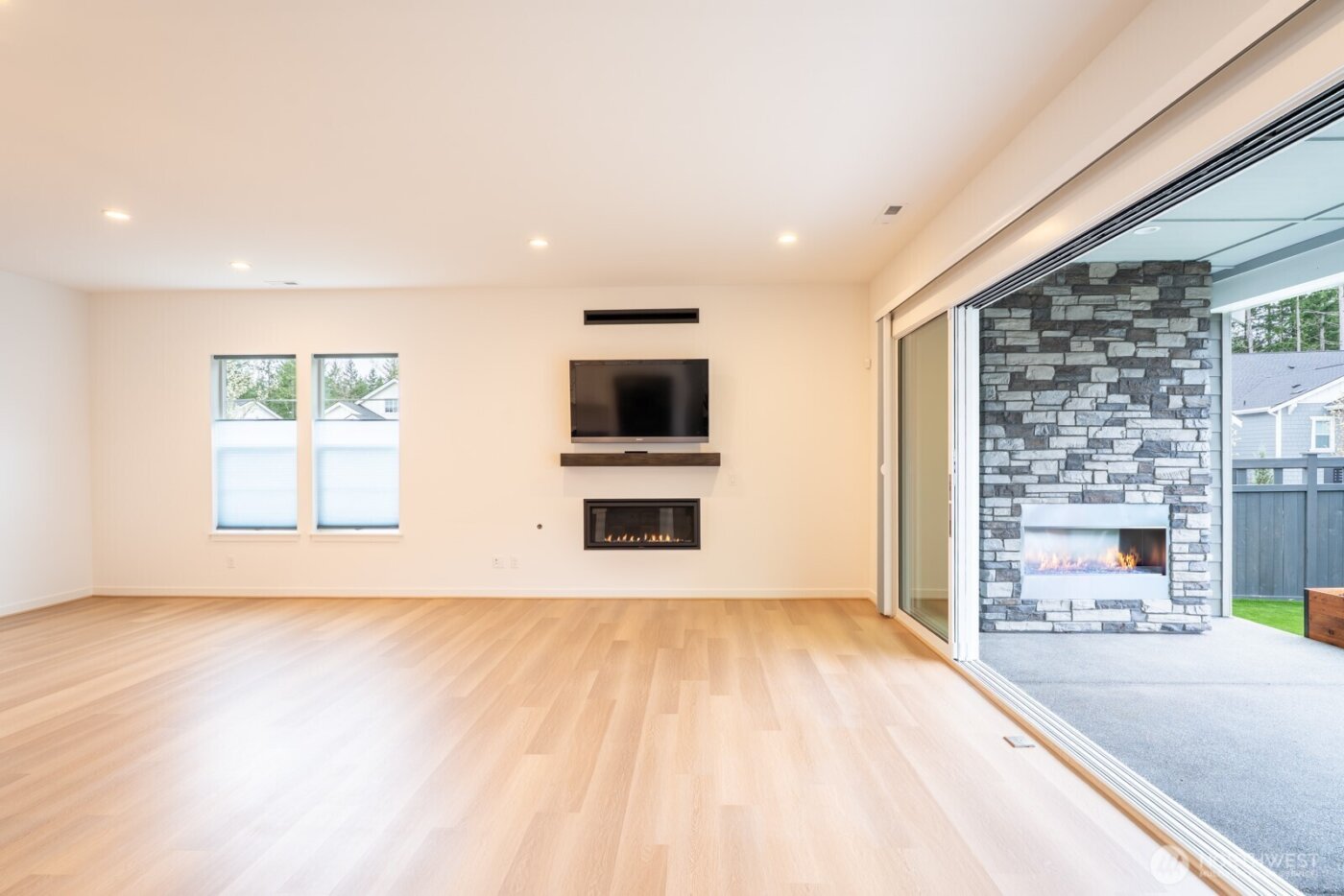 23589 SE Logan Street , Black Diamond, WA 98010