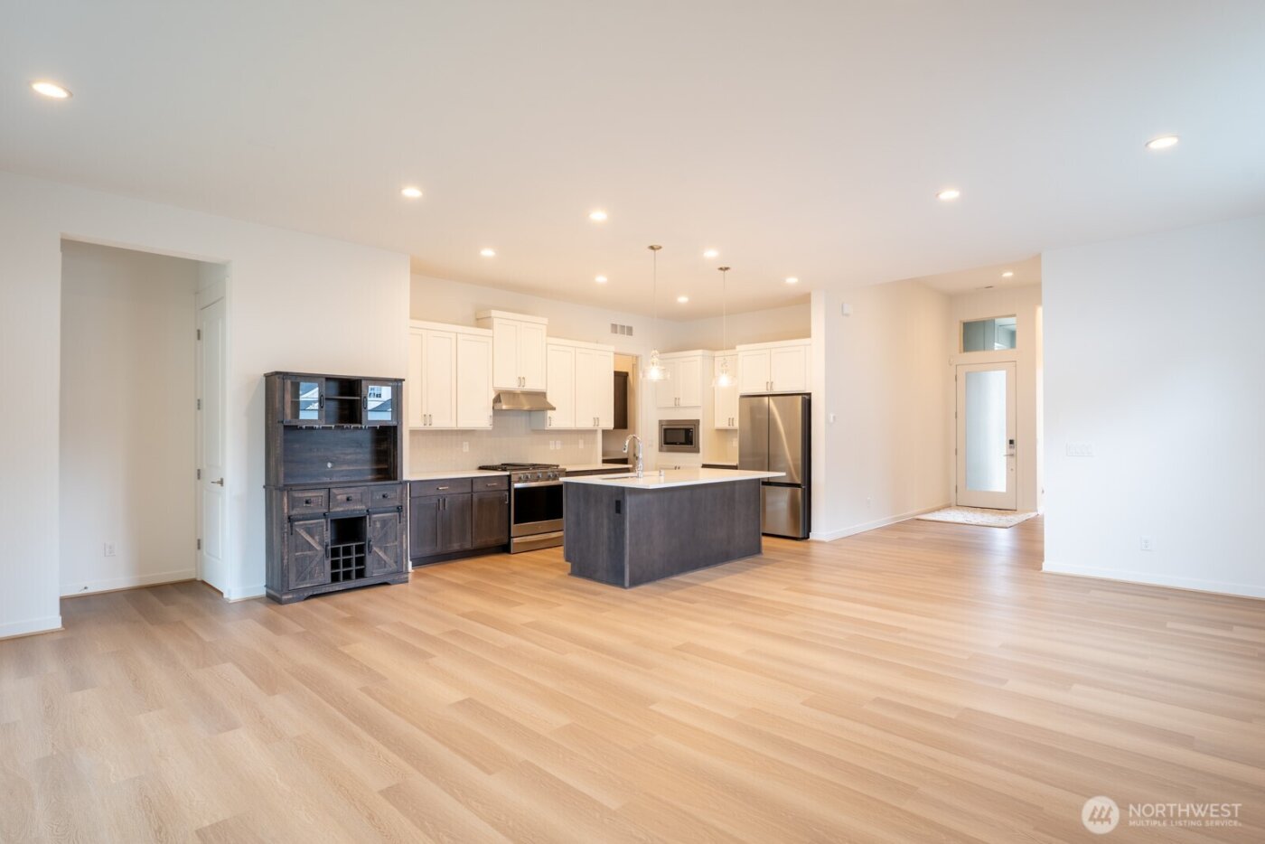 23589 SE Logan Street , Black Diamond, WA 98010