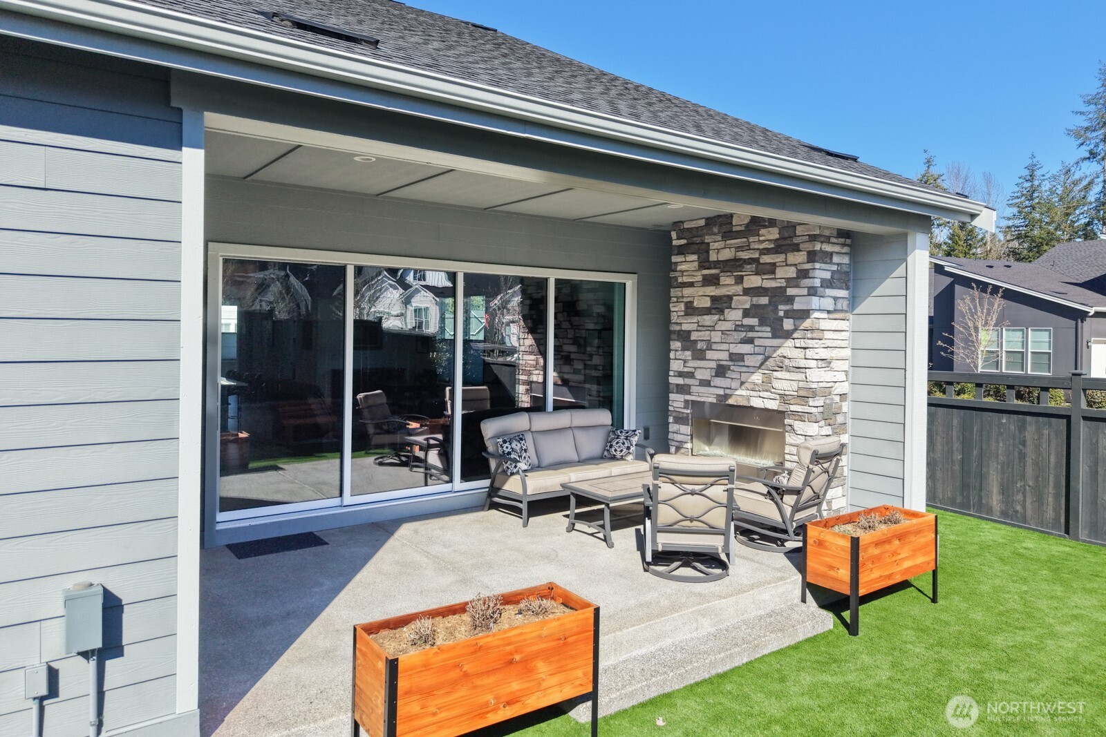 23589 SE Logan Street , Black Diamond, WA 98010