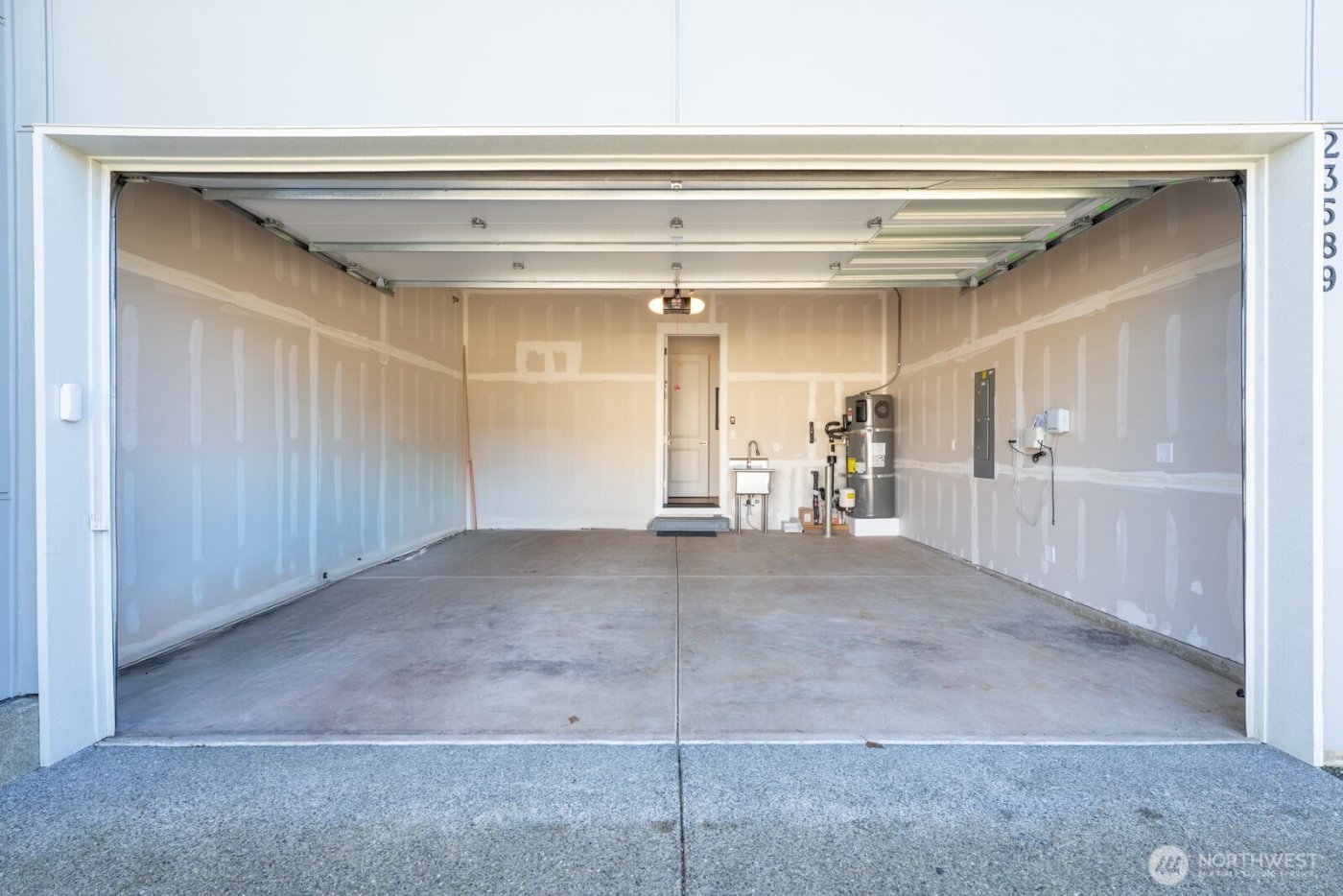 23589 SE Logan Street , Black Diamond, WA 98010