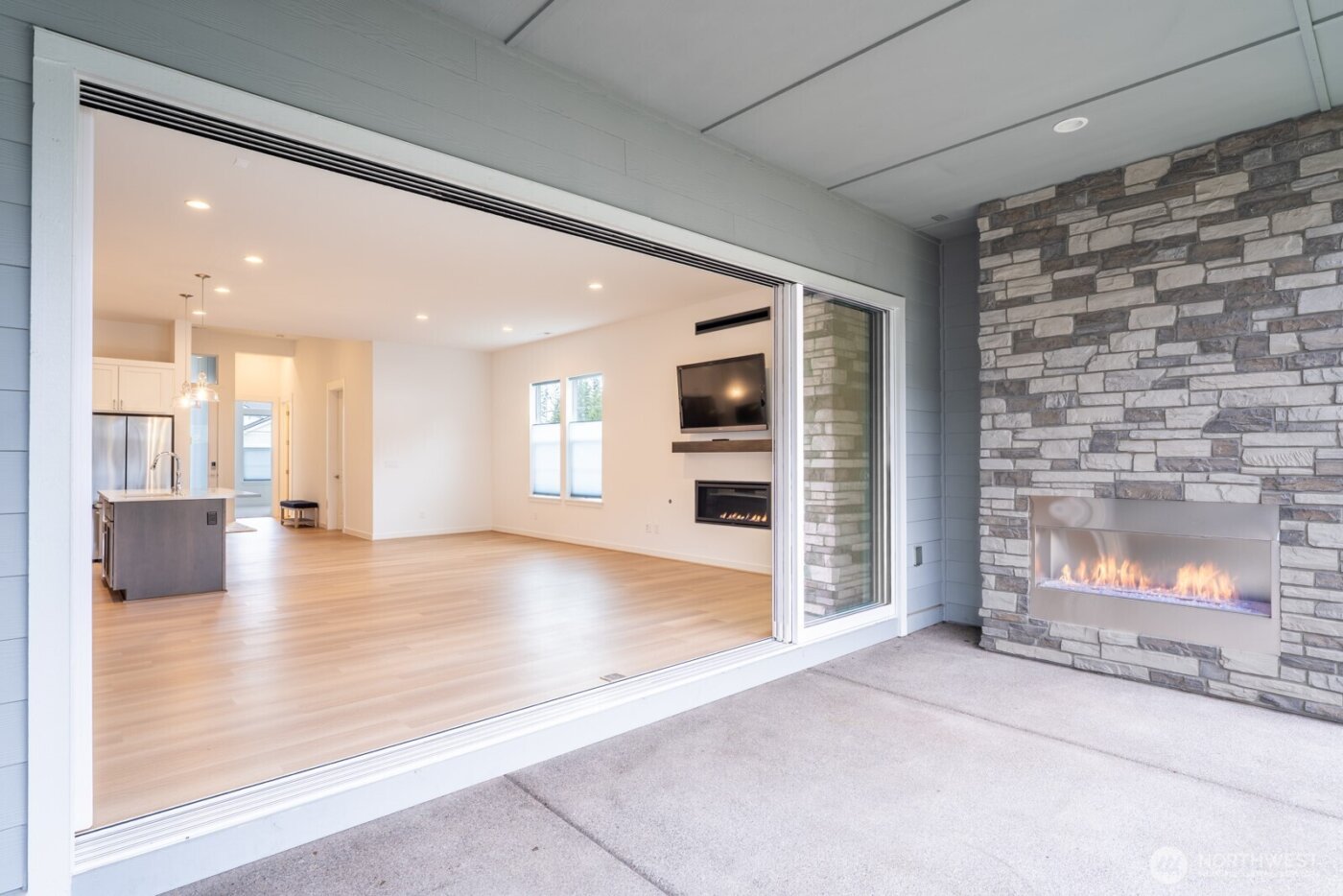 23589 SE Logan Street , Black Diamond, WA 98010