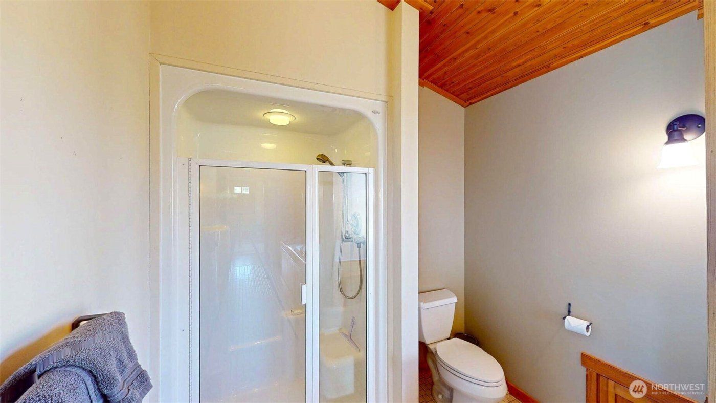 156 Poechmann Road , Okanogan, WA 98840