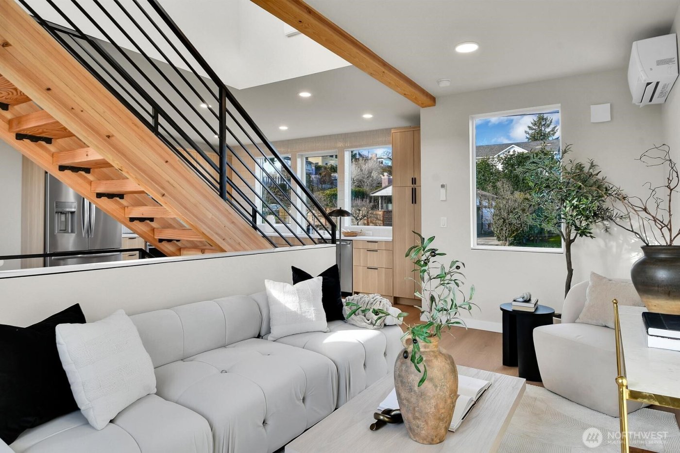 3619 SW Dakota , Seattle, WA 98126