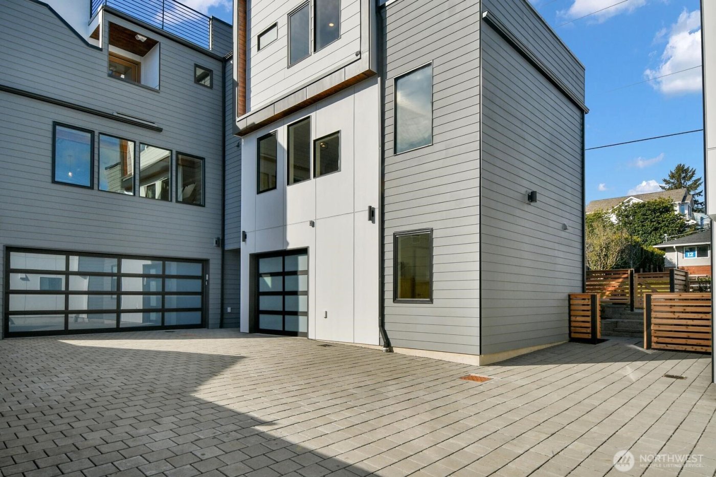 3619 SW Dakota , Seattle, WA 98126