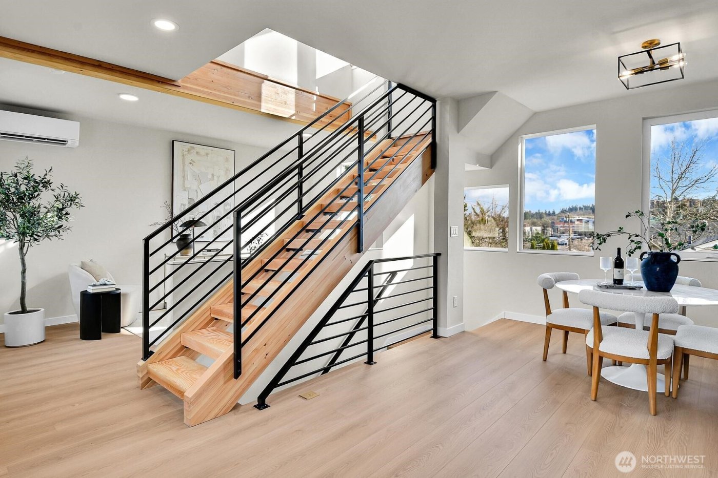 3619 SW Dakota , Seattle, WA 98126