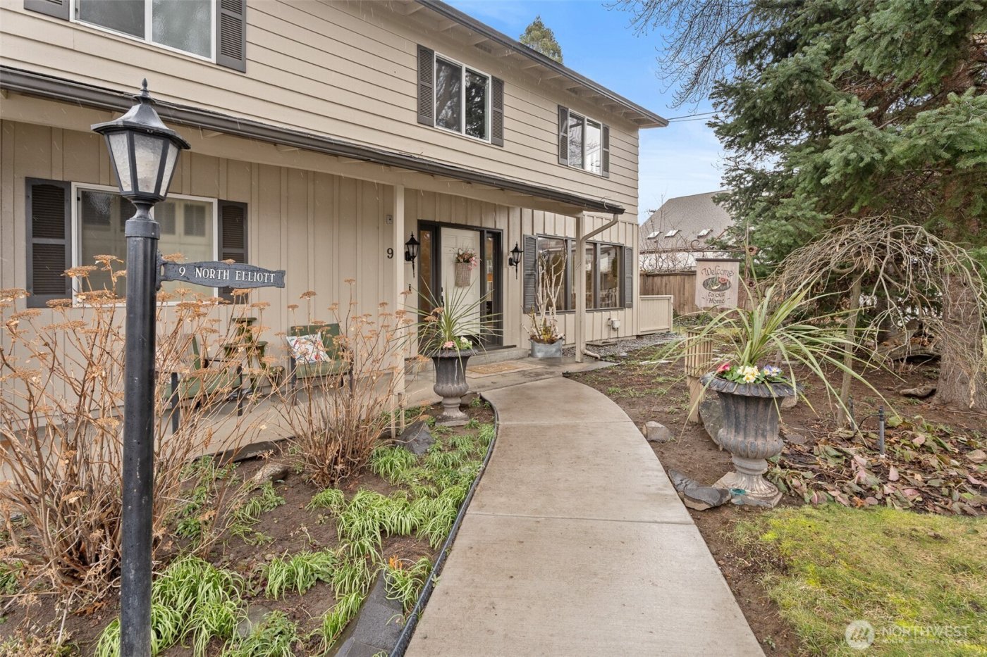 9 N Elliott Avenue , Wenatchee, WA 98801