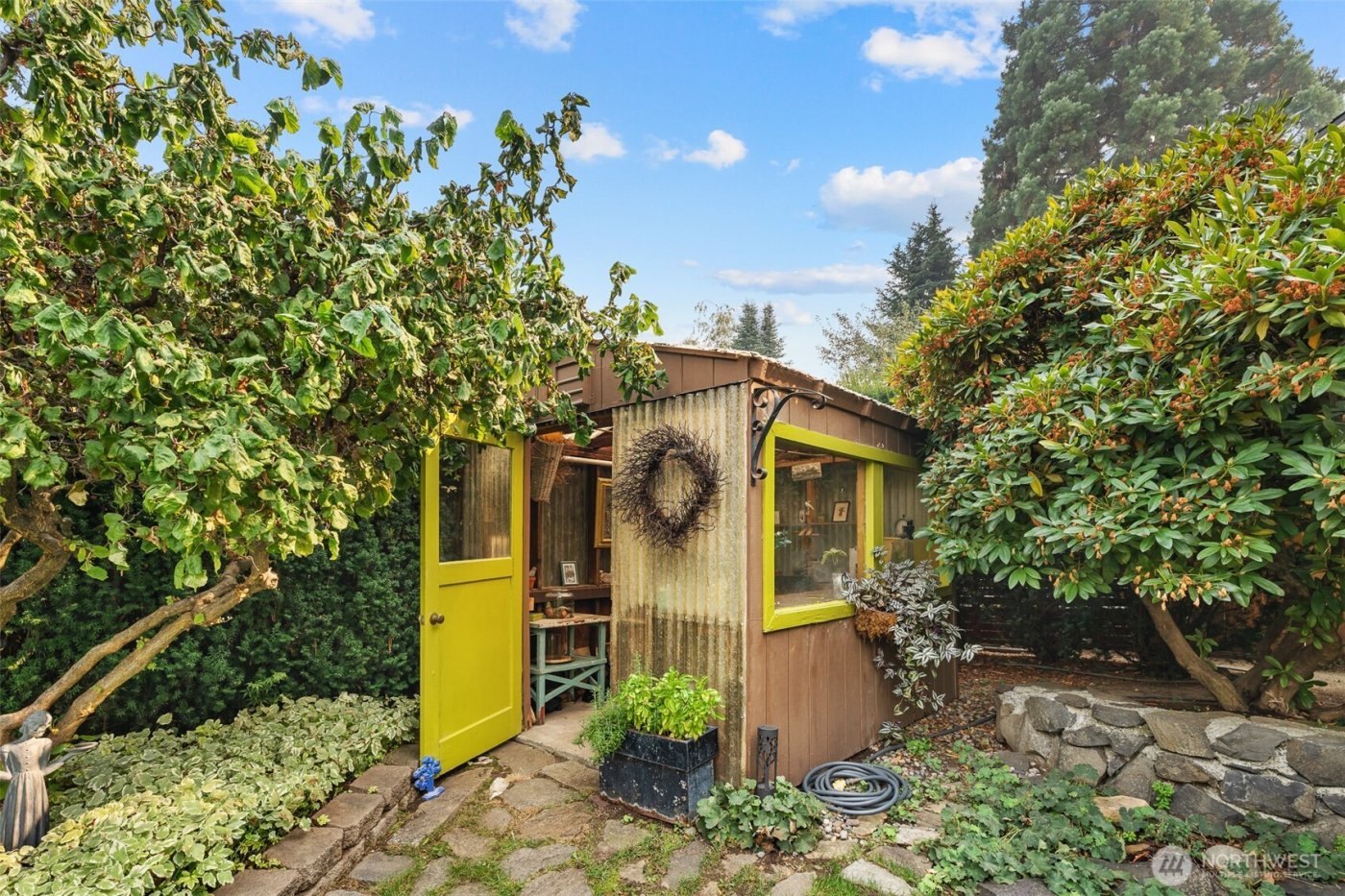 9 N Elliott Avenue , Wenatchee, WA 98801