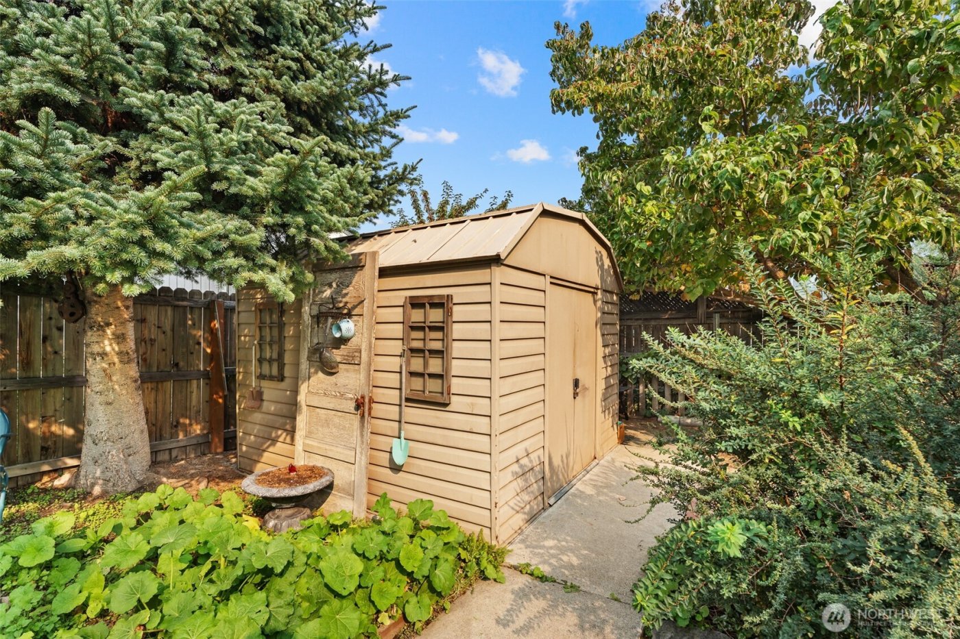 9 N Elliott Avenue , Wenatchee, WA 98801