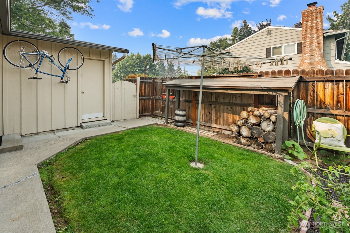 9 N Elliott Avenue , Wenatchee, WA 98801