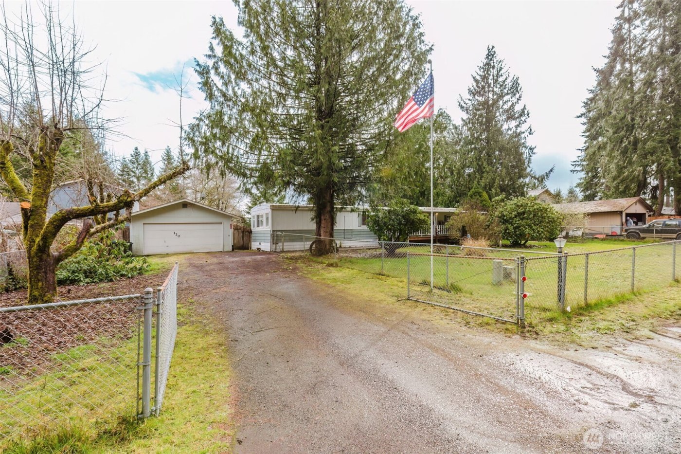 120 NE Larson Lake Lane , Belfair, WA 98528